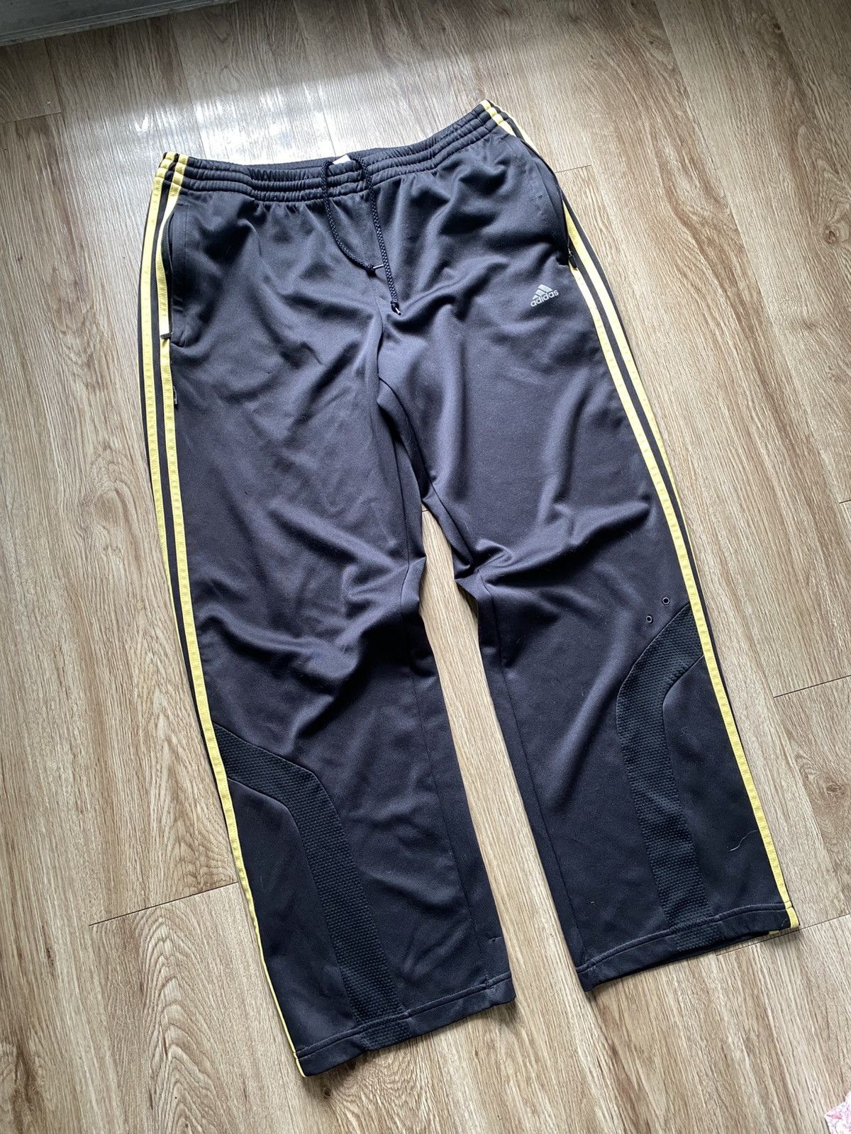 Adidas Y2K Adidas Baggy 3 Stripes Track Pants Size US 34 / EU 50 - 2 Thumbnail