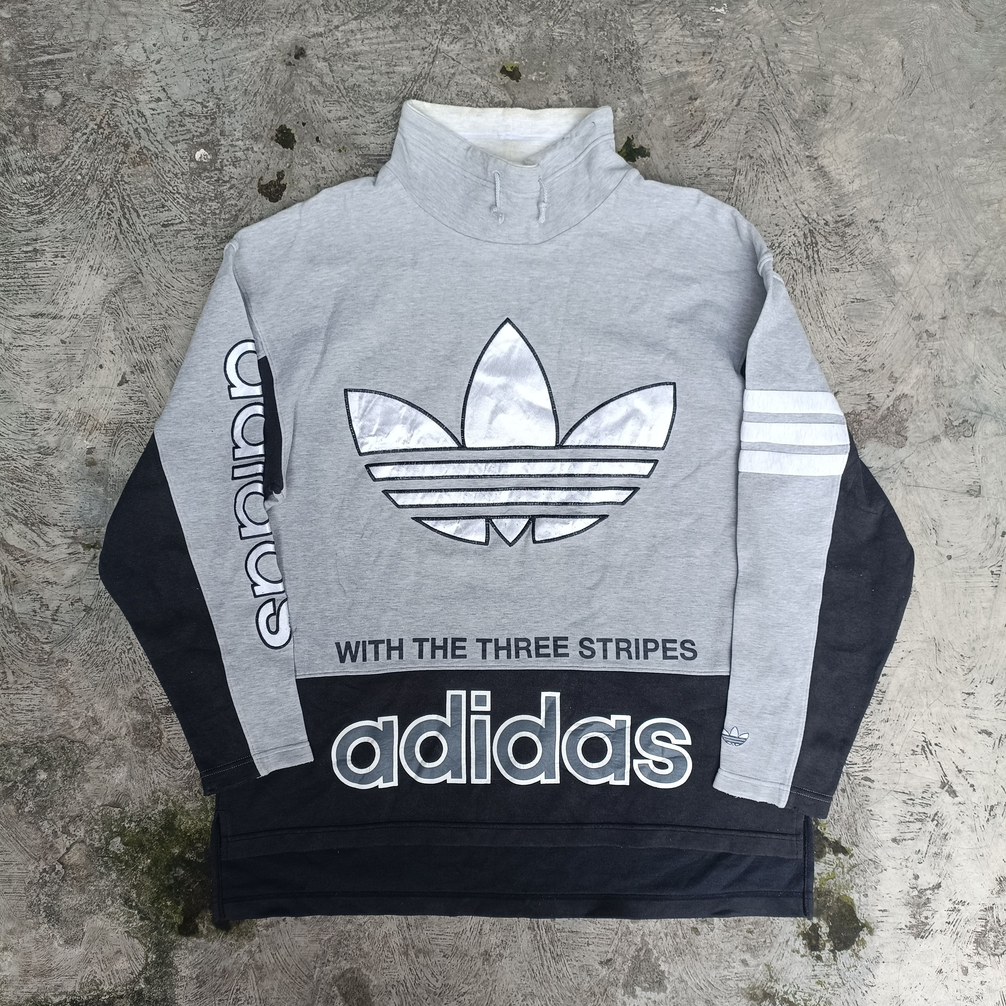Vintage 1990 Adidas Sweatshirt by Descente japan