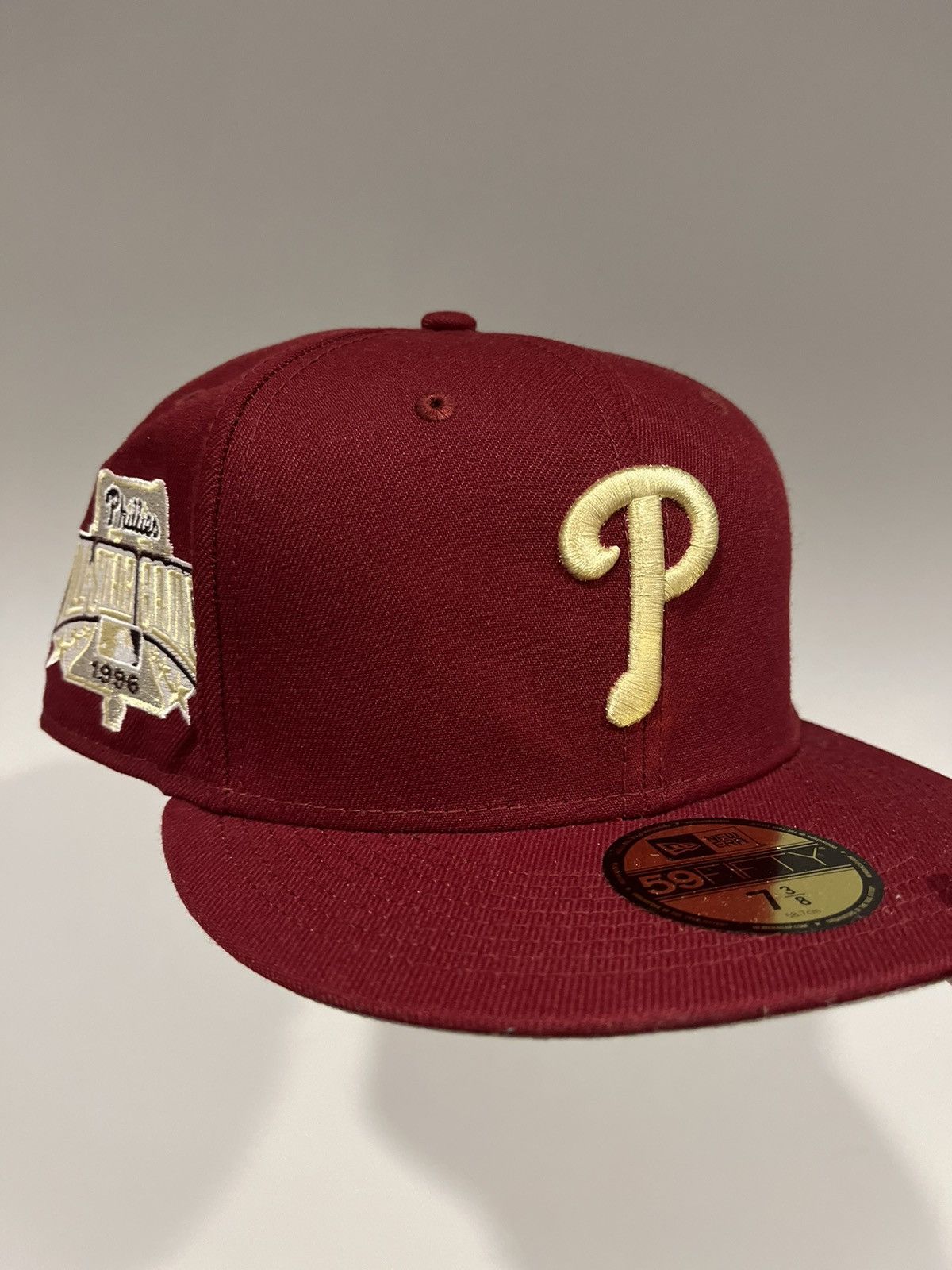 image of Hat Club x Mlb Hatclub Exclusive Philadelphia Phillies Beanpot Grey Brim in Burgundy, Men's