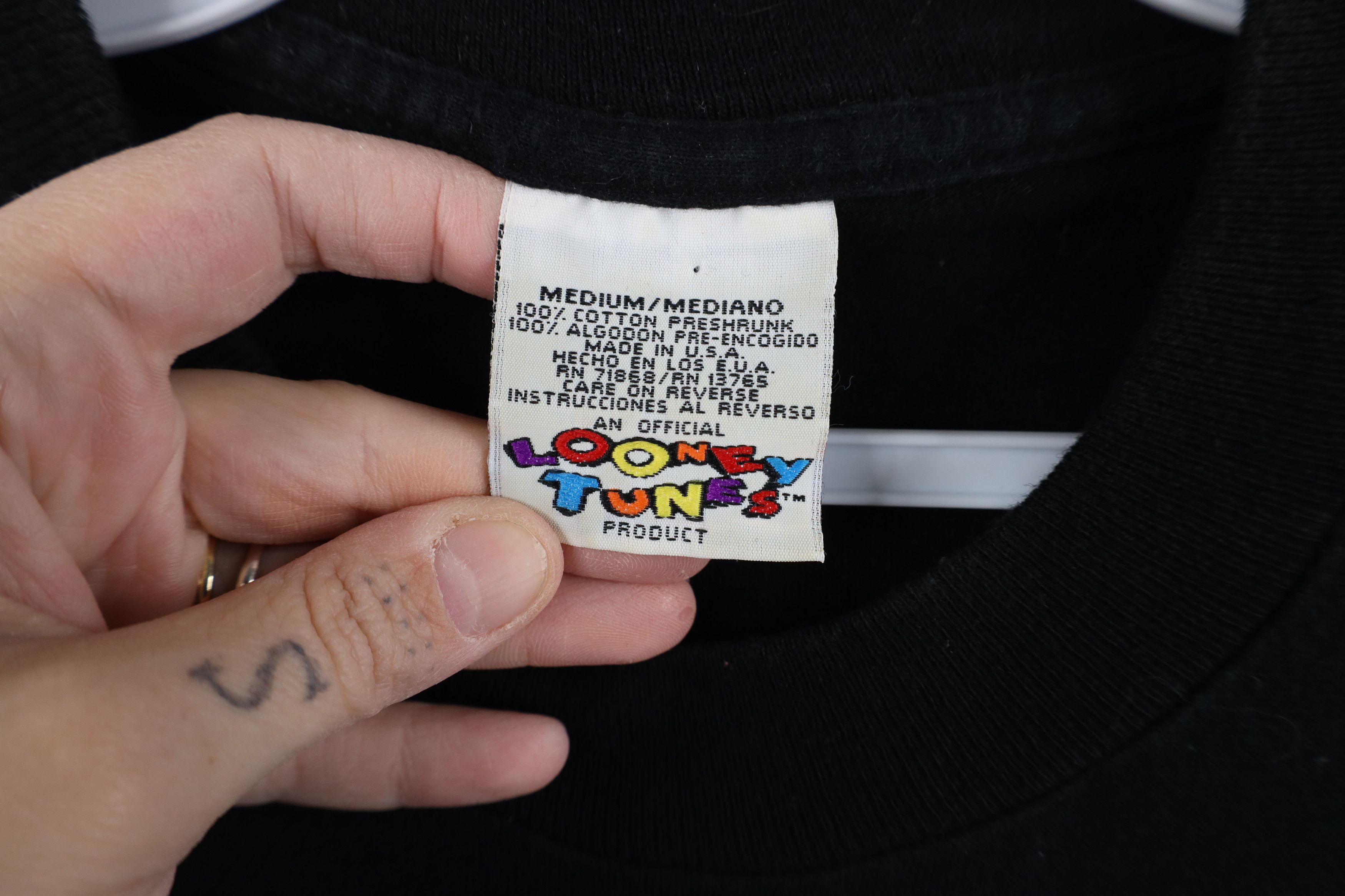 Vintage Vintage 90s Looney Tunes Tazmanian Devil Long Sleeve T-Shirt Size US M / EU 48-50 / 2 - 11 Thumbnail