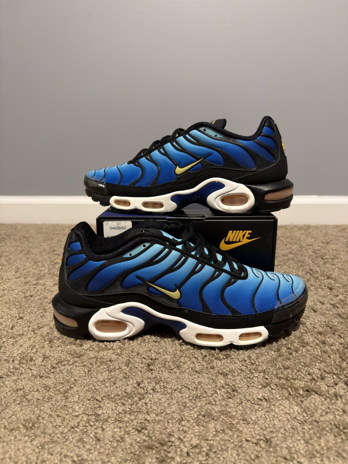Nike 2018 Nike Air Max Plus TN OG “Hyper Blue" Size US 10.5 / EU 43-44 - 2 Thumbnail