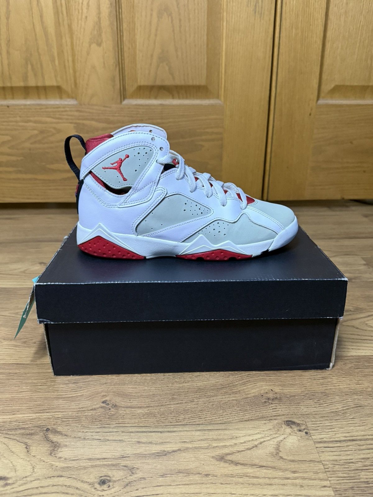 Jordan Brand Air Jordan 7 “Hare” Size 5.5y Size US 5.5 / EU 38 - 8 Thumbnail