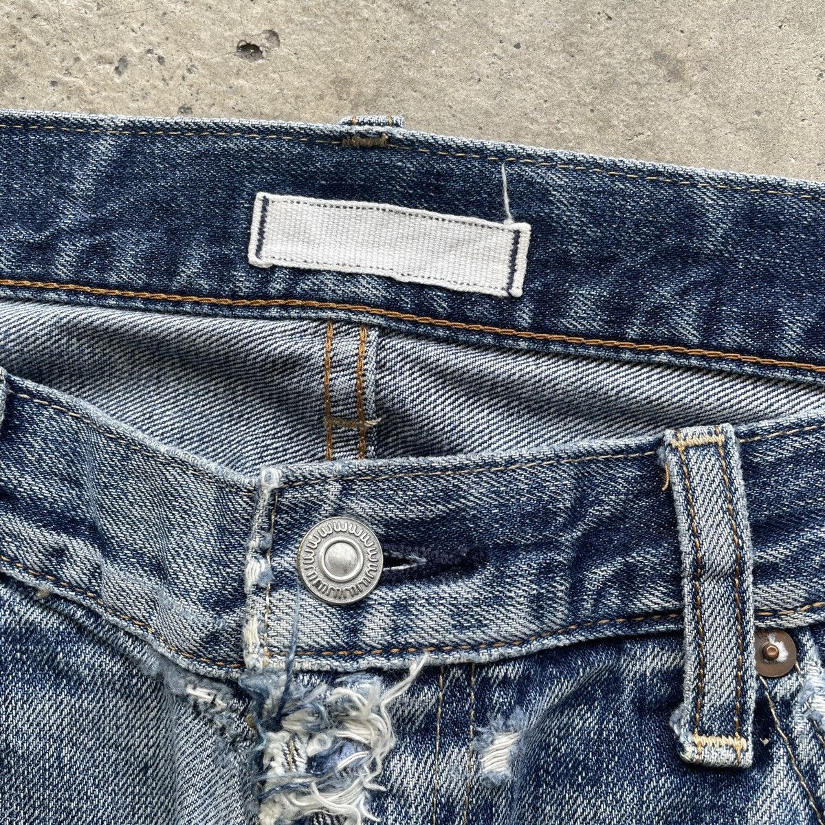 Japanese Brand × Jean × Vintage W35 Vintage Japanese Faded Denim Distressed Jeans Pants Size US 35 - 7 Thumbnail