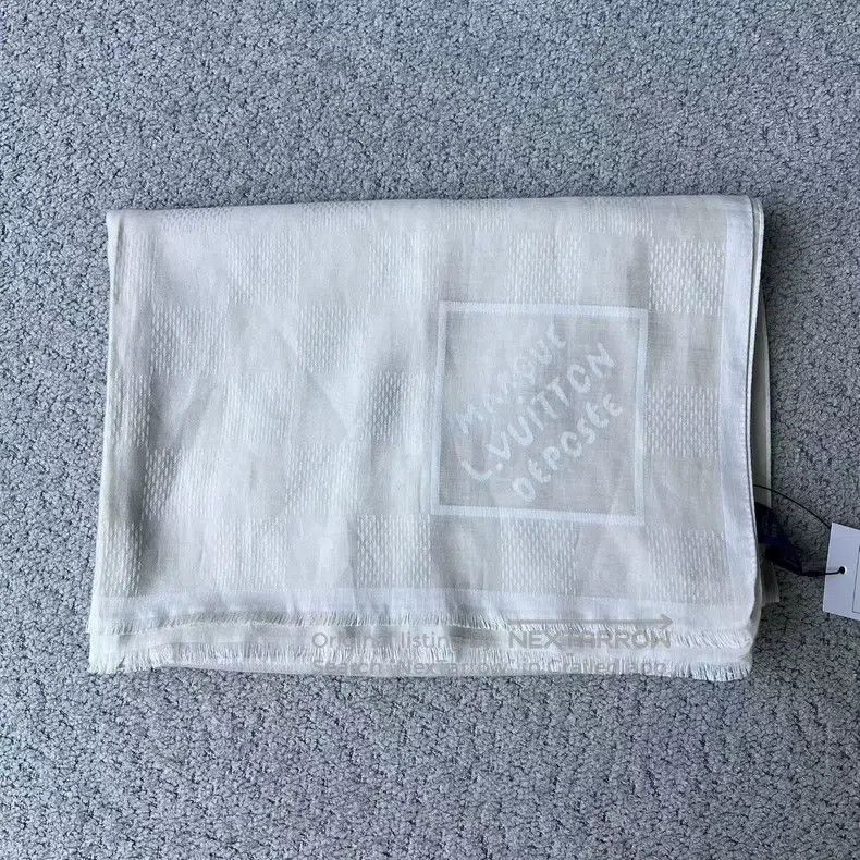 Louis Vuitton Louis Vuitton Grey jacquard design cotton velvet scarf Size ONE SIZE - 1 Thumbnail