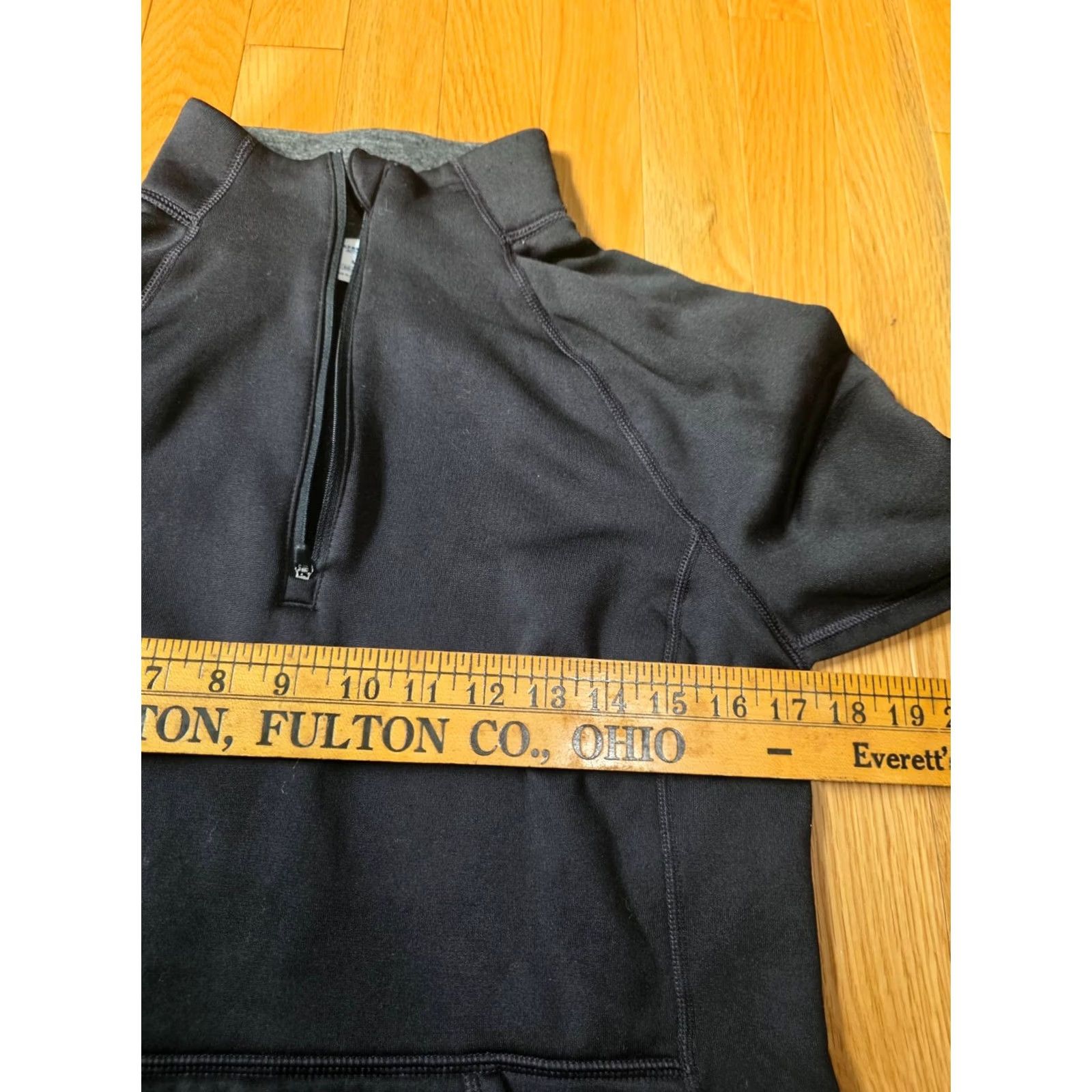 Old Navy Old Navy Active Go-Dry 1/4 Zip Athletic Jacket Women's M Black Polyester Pockets Thumbholes Running & Jogging Athleisure Jacket Size M / US 6-8 / IT 42-44 - 6 Thumbnail