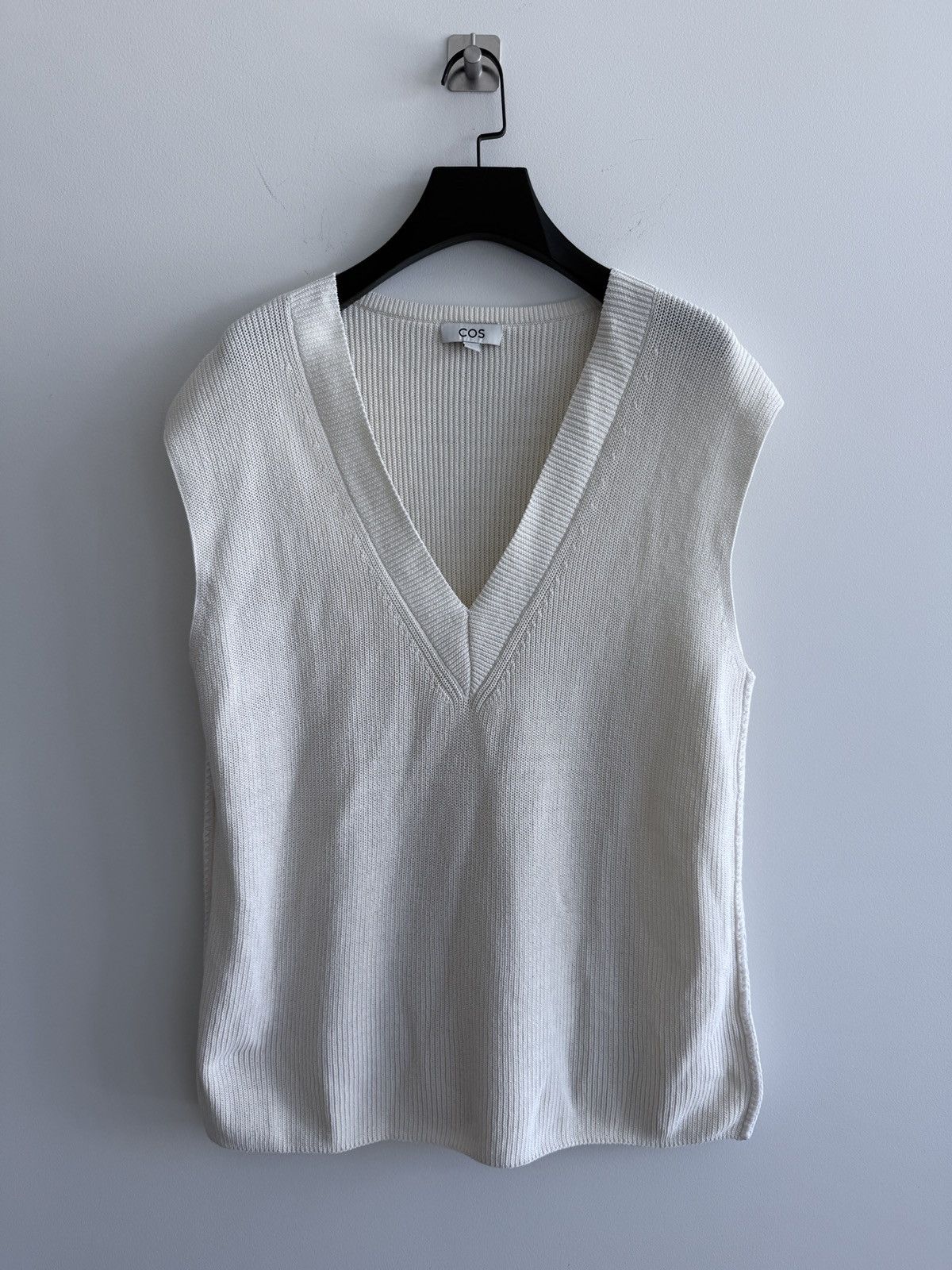 Cos Cos knitted cream vest Size US S / EU 44-46 / 1 - 1 Thumbnail