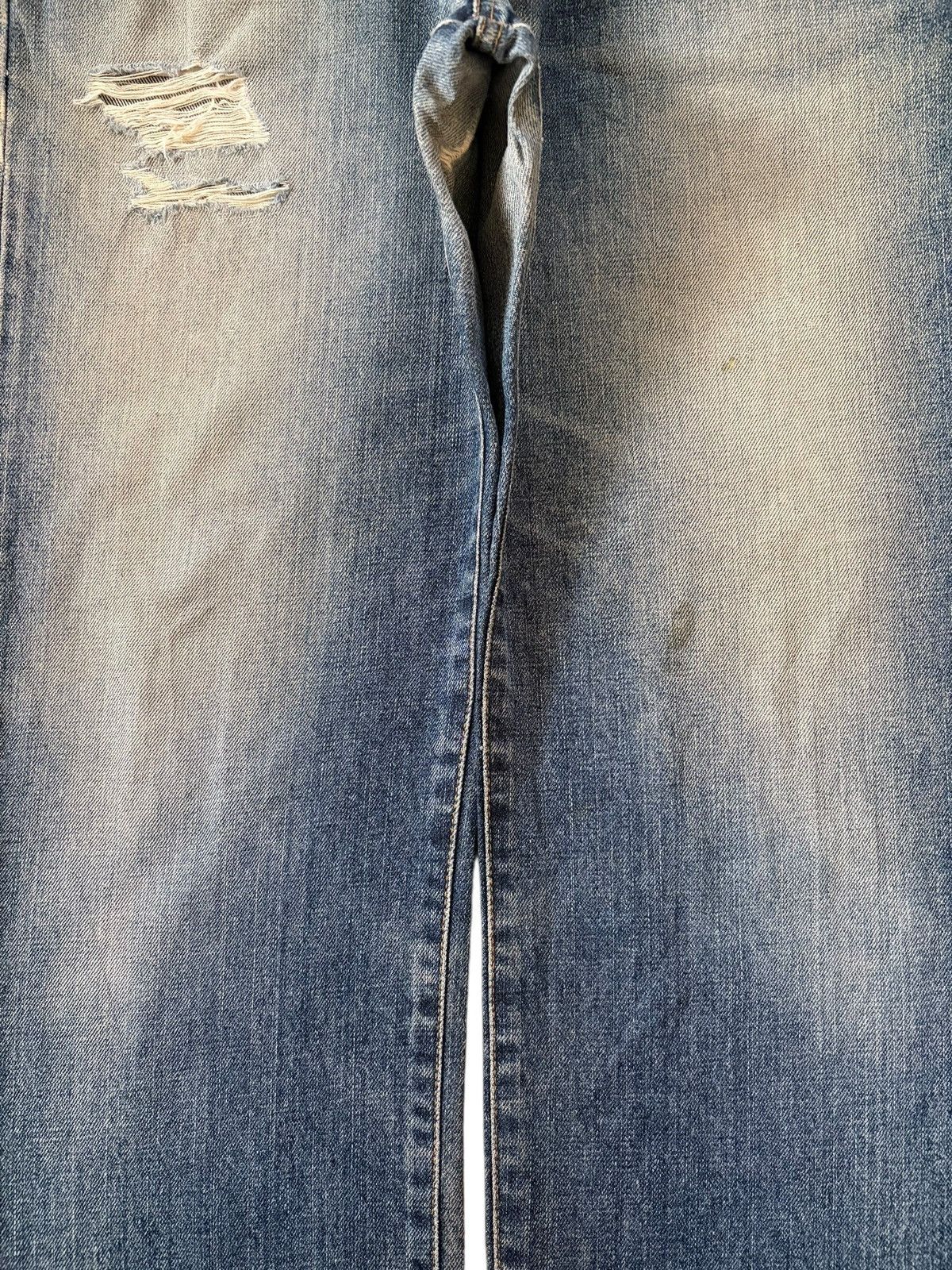 Uniqlo Vintage Japanese Uniqlo Faded Wash Distress Loose Jeans Size US 33 - 3 Thumbnail