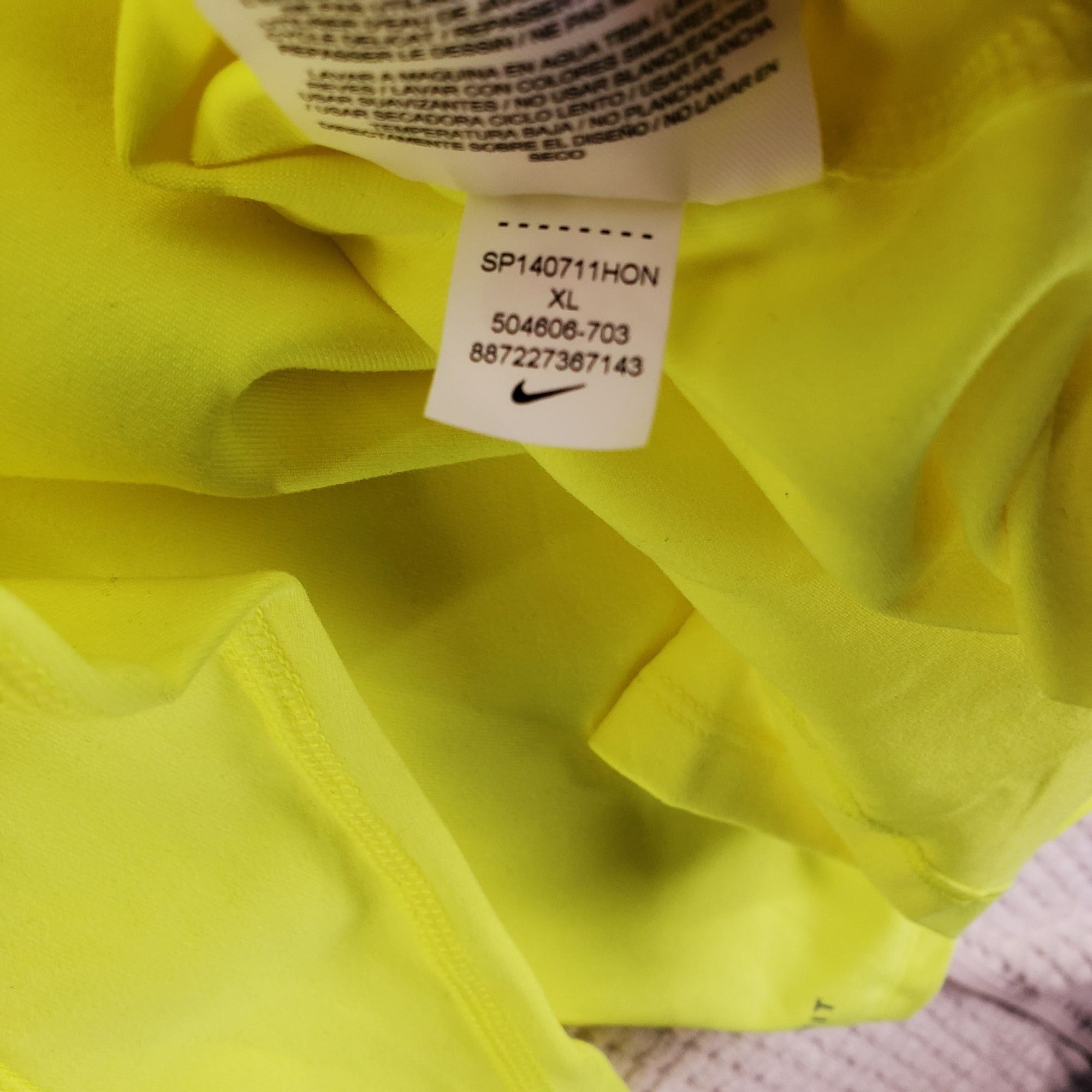 Nike Nike Dri-Fit Mens Running Pullover Shirt XL Neon Yellow Long Size US XL / EU 56 / 4 - 12 Thumbnail