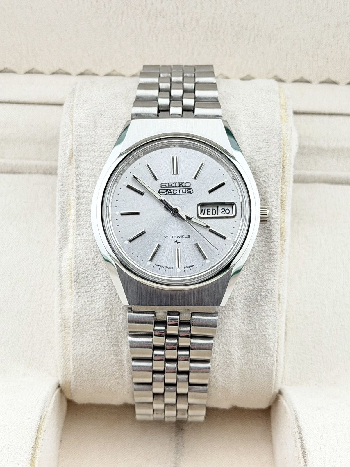 Seiko Seiko Automatic Day/Date Wristwatch Silver Dial Seiko 5 Size 36 - 1 Thumbnail