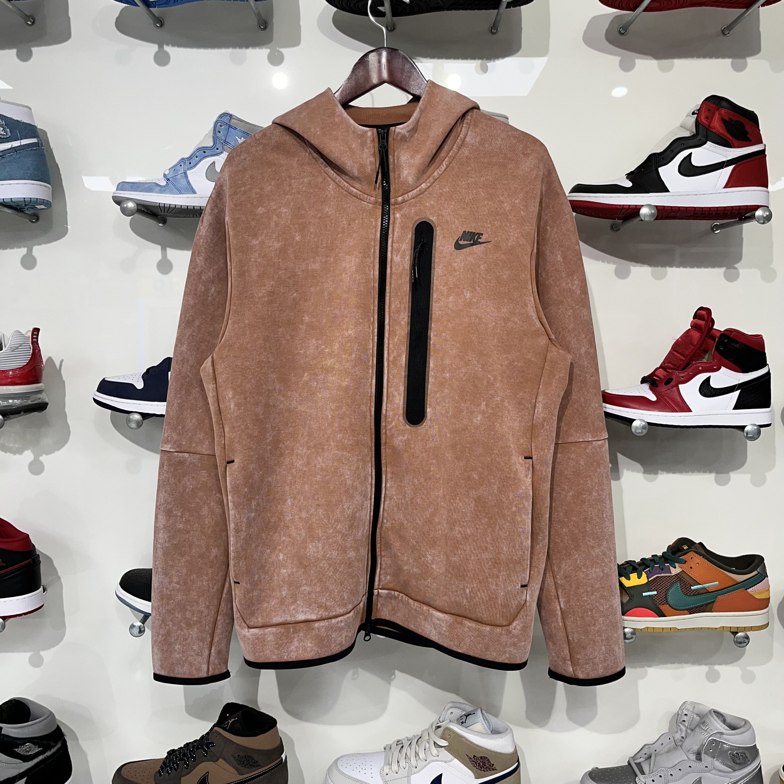 Nike Nike Tech Fleece Full-Zip Hoodie Mineral Clay/Black Size US L / EU 52-54 / 3 - 1 Thumbnail