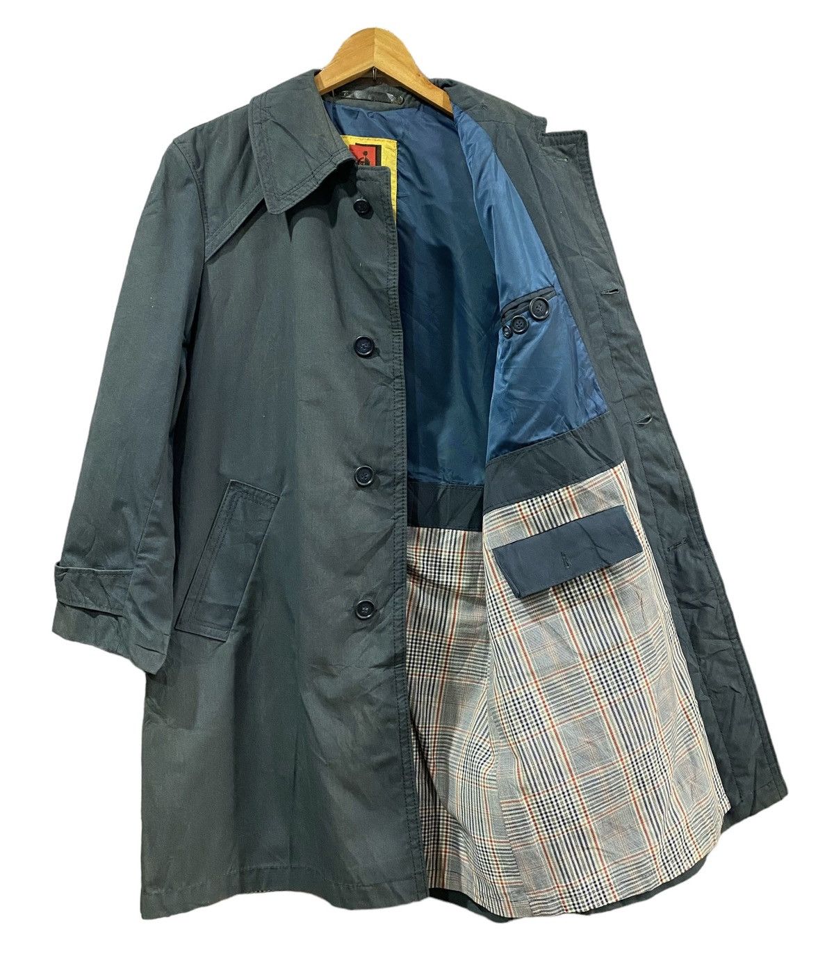 Vintage Vintage OMEX Made In Poland Trench Coat (L) Size US L / EU 52-54 / 3 - 9 Thumbnail