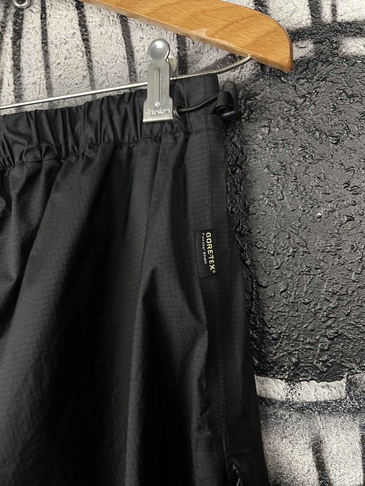 Berghaus Berghaus Gore-Tex Packlite Shell Black Outdoor Pants Women’s Men’s Size 12 Size 30" / US 8 / IT 44 - 13 Thumbnail