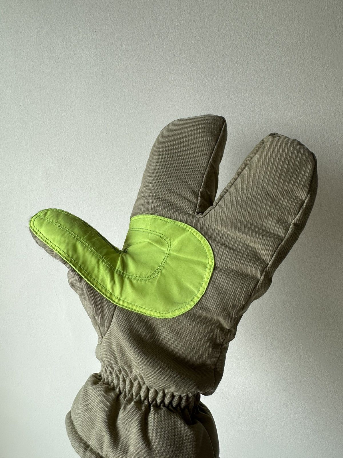 Walter Van Beirendonck WL&T AW99 tabi ski gloves Walter Van Beirendonck Size ONE SIZE - 11 Thumbnail