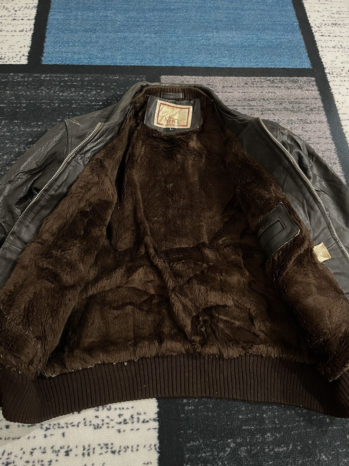 Vintage Vintage Yac Cow Leather Bomber Jacket Size US L / EU 52-54 / 3 - 13 Thumbnail