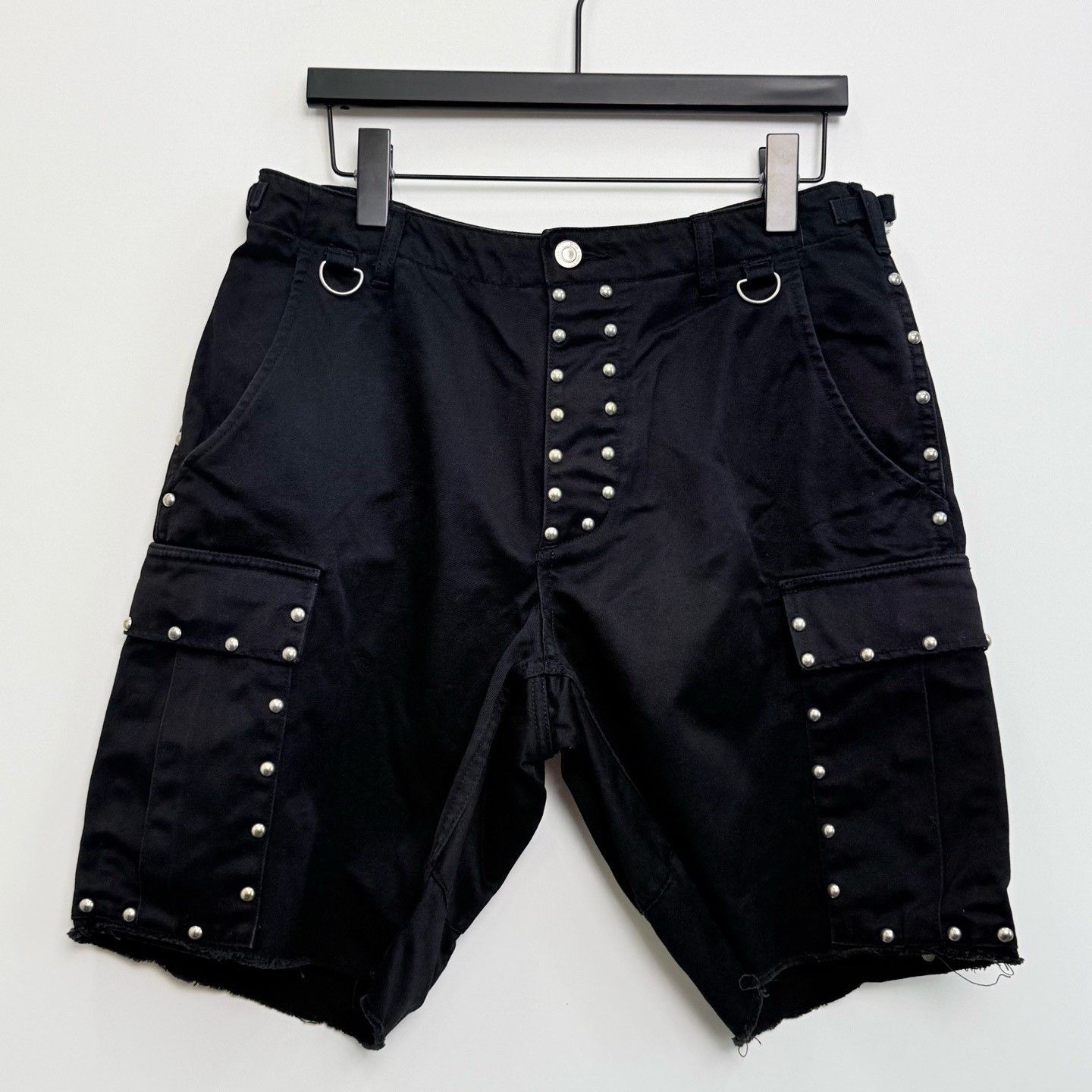 Saint Laurent Paris Saint Laurent 16SS Rivet Cargo Shorts Size US 30 / EU 46 - 1 Thumbnail