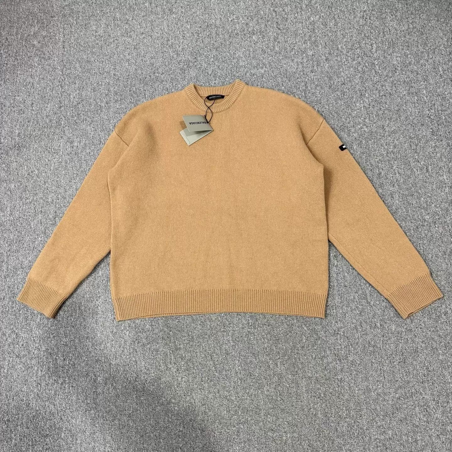 Balenciaga Balenciaga Logo Dropped Shoulder Wool Sweater NWT M Size US M / EU 48-50 / 2 - 1 Thumbnail