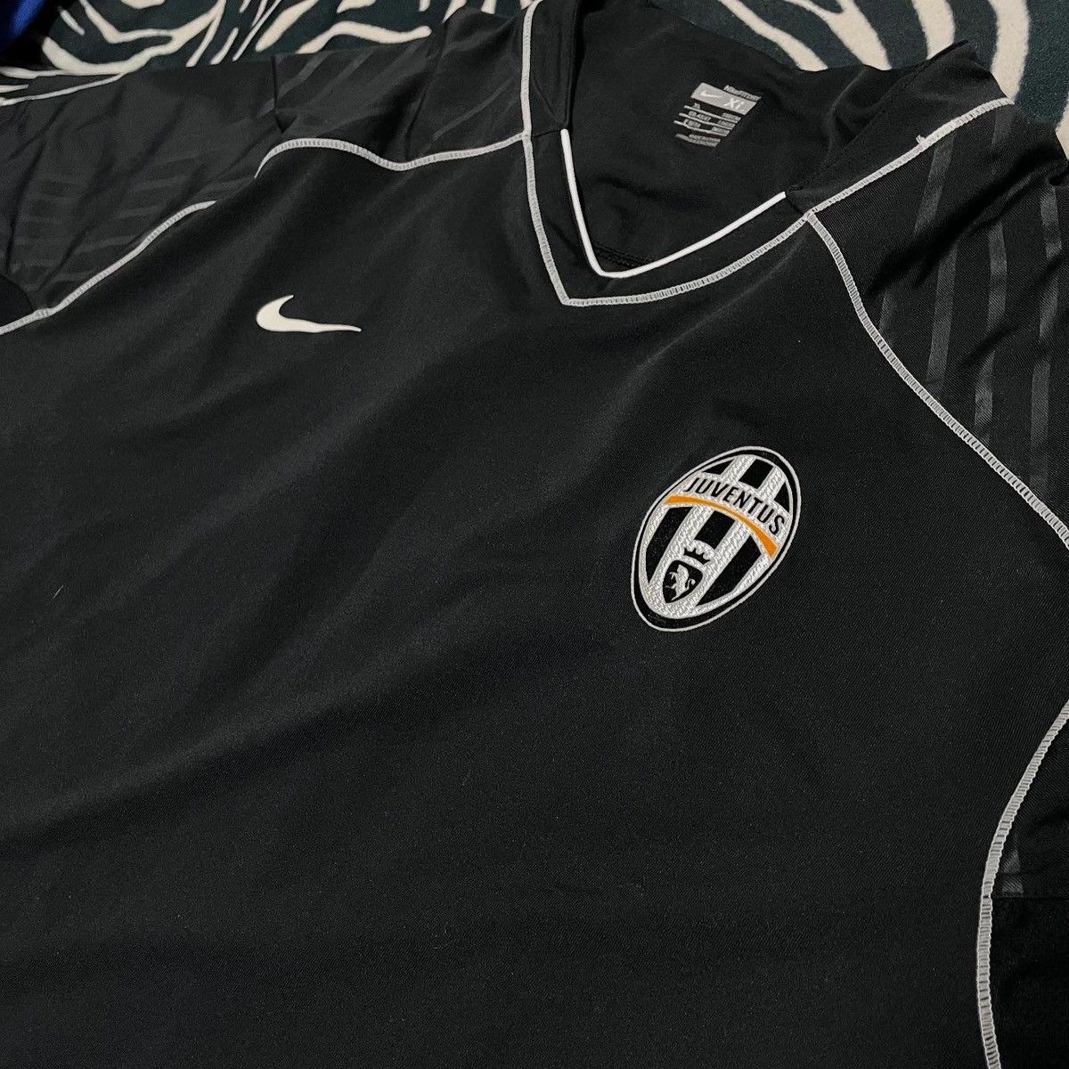Nike Juventus 2000's training Futebol Soccer Nike 2005 2006 Size US XL / EU 56 / 4 - 4 Thumbnail