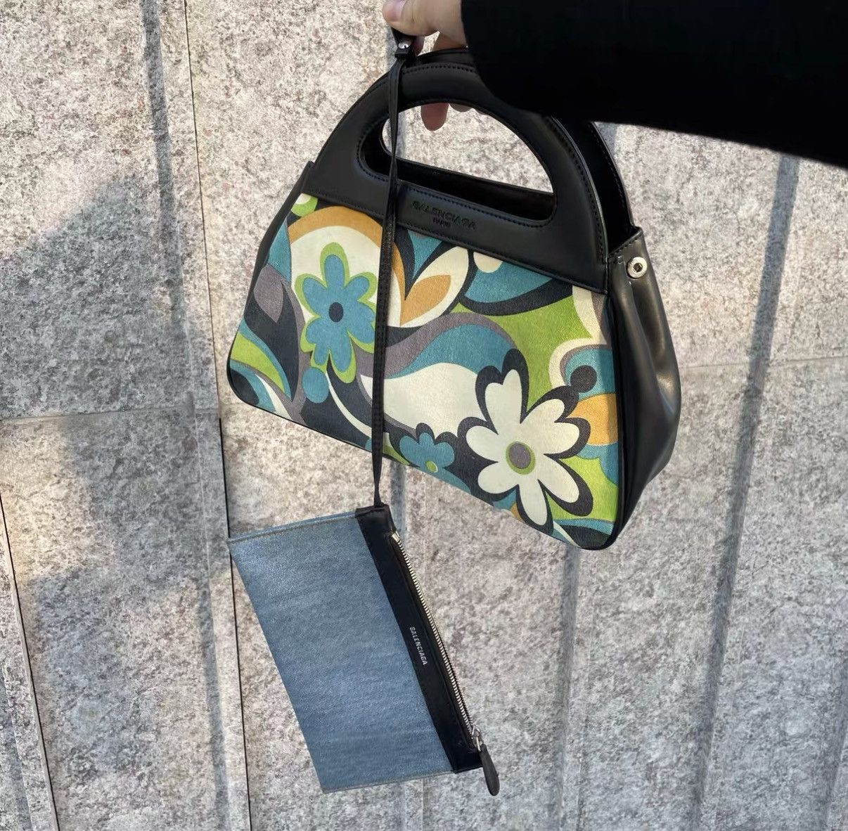 Balenciaga Balenciaga Leather Panel Geometric Floral Dumpling Bag J29 Size ONE SIZE - 9 Thumbnail