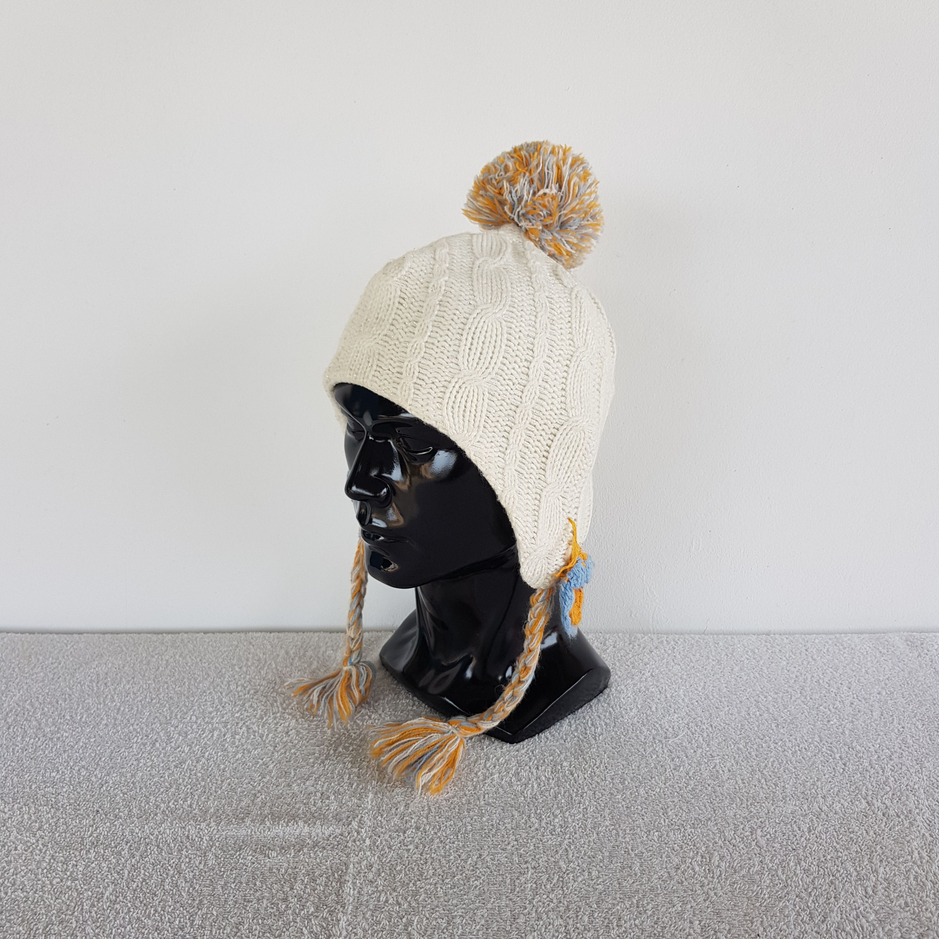 Aran Isles Knitwear Vintage Unknown Japanese Earflap Beanie Pom Snow Caps Hats Size ONE SIZE - 1 Thumbnail