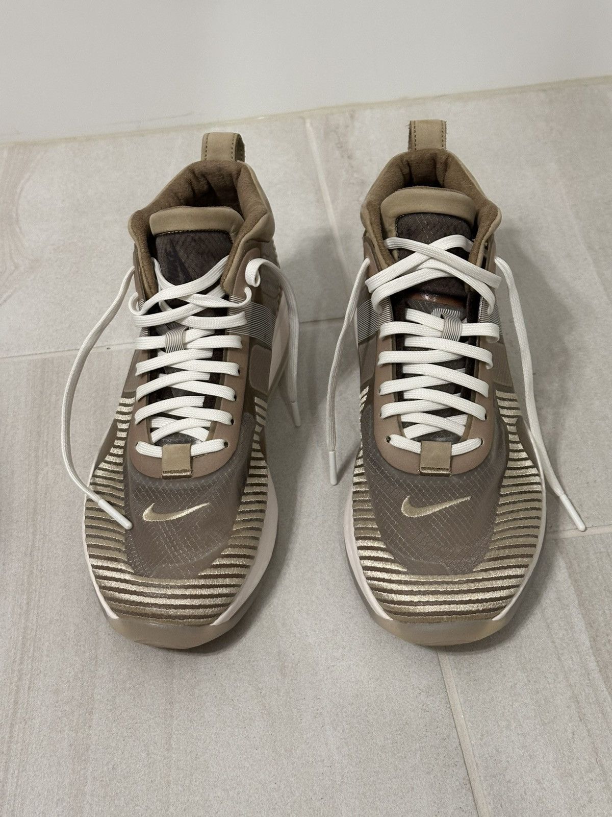 John Elliott × Nike Nike Lebron Icon Parachute Beige Size US 8.5 / EU 41-42 - 2 Thumbnail