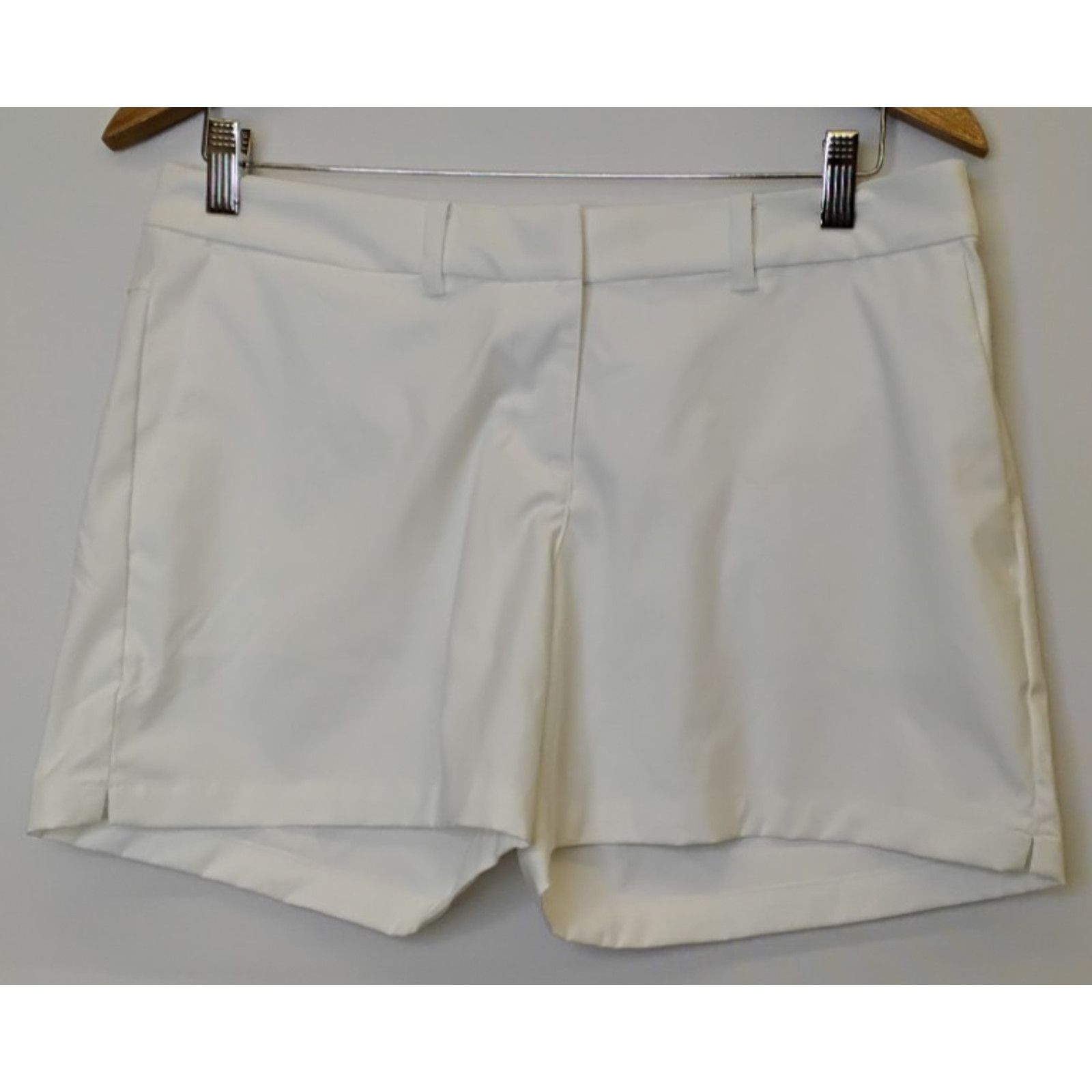 Nike Nike Golf Shorts Women's 8 White Performance Sportswear NWT Size 30" / US 8 / IT 44 - 2 Thumbnail
