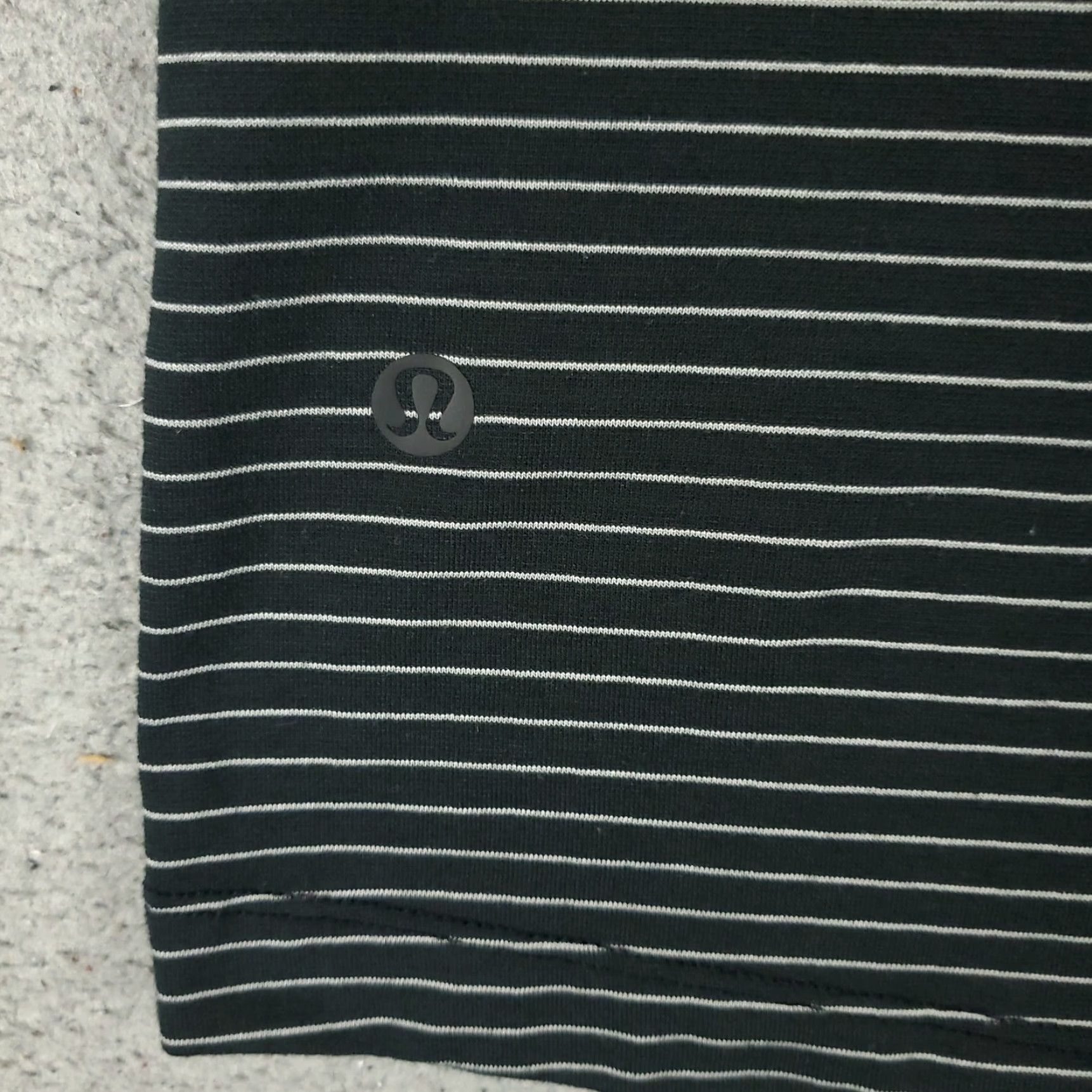 Lululemon Lululemon Polo Shirt Mens Medium Black Gray Striped Active Golf Short Sleeve Size US M / EU 48-50 / 2 - 3 Thumbnail