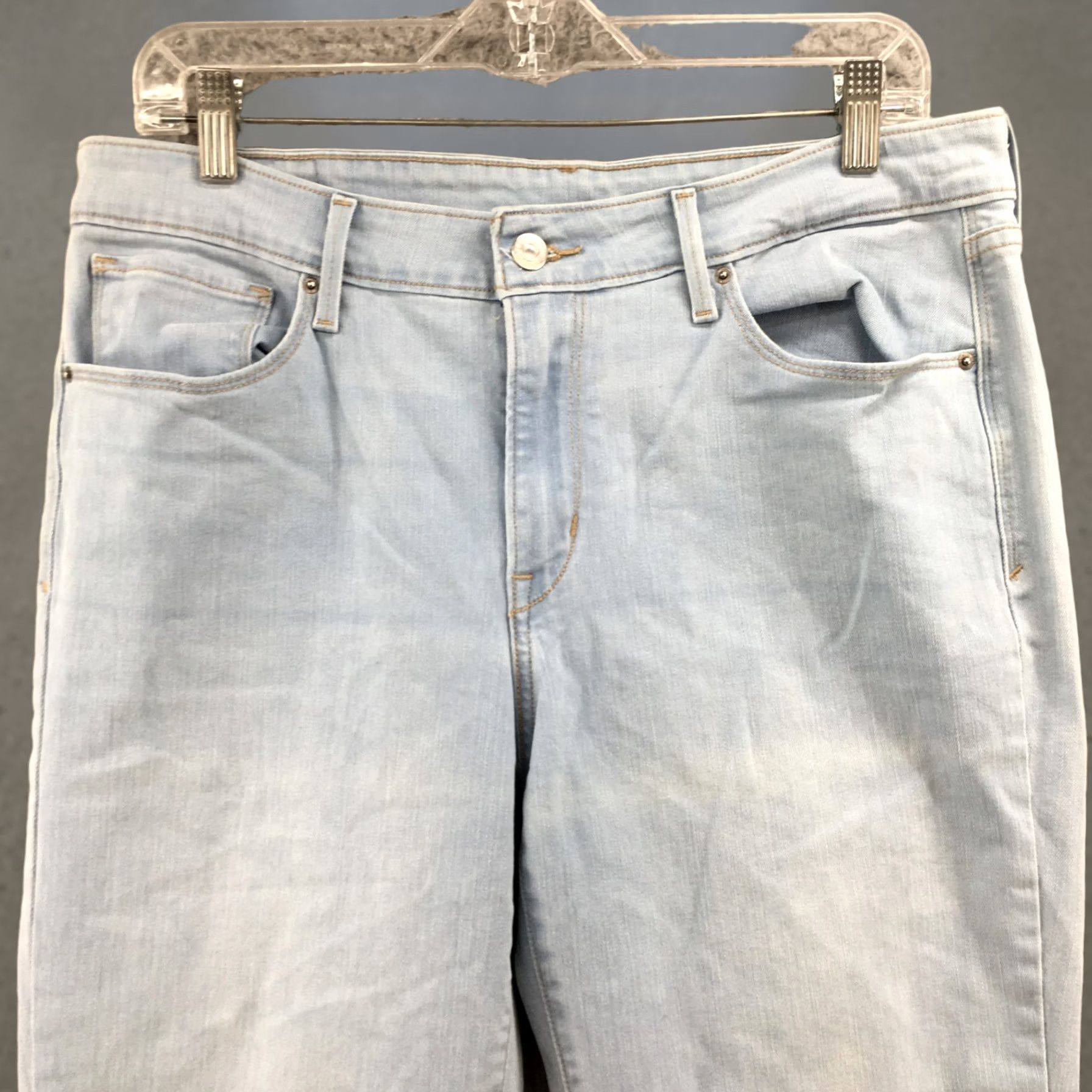 Levi's Levi's Capri Jeans Women's 32 Blue Denim Mid Rise Cotton Blend Jeans Capri Womens Size 24" / US 00 / IT 34 - 1 Thumbnail
