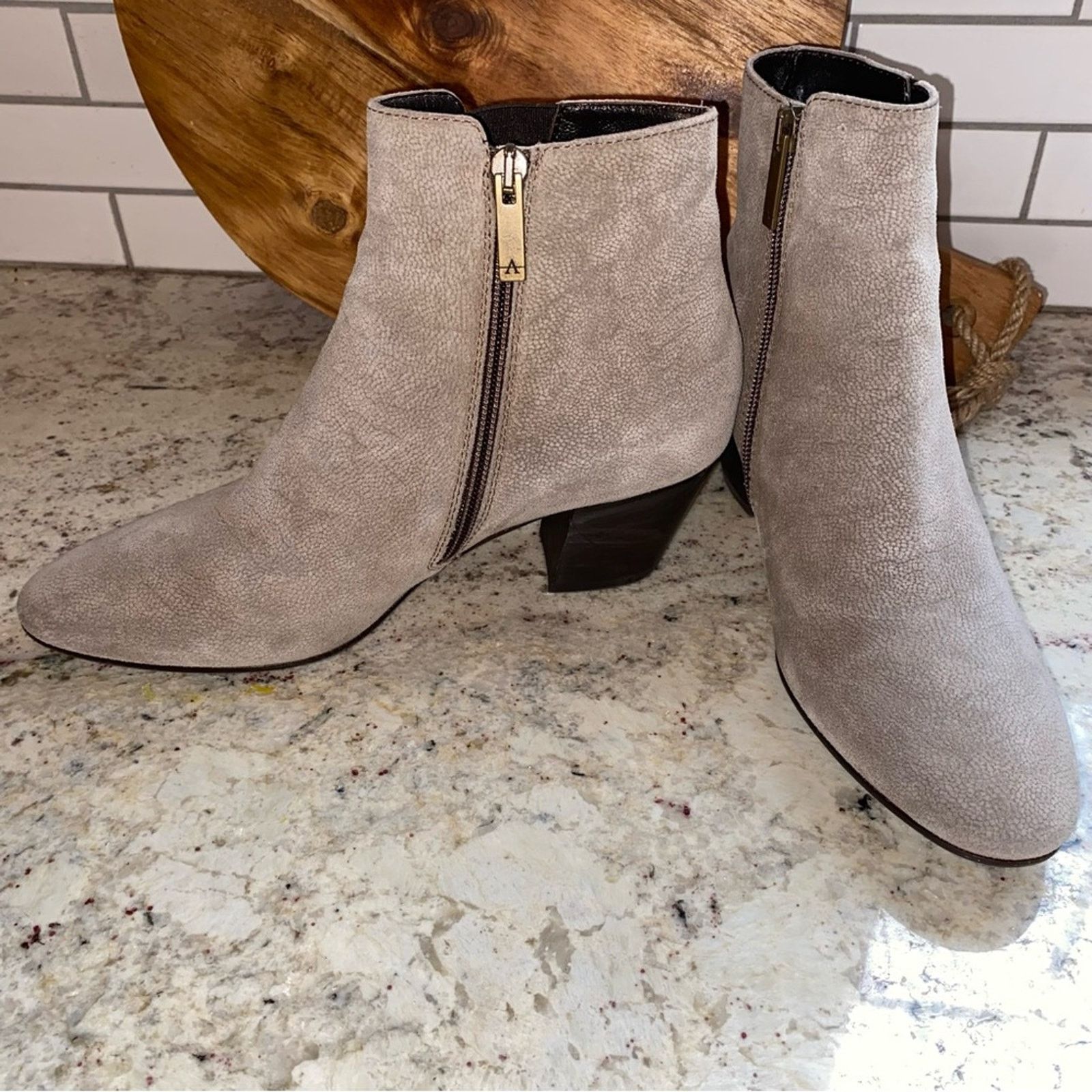 Aquatalia Aquatalia $398 Faylynn Weatherproof Suede Bootie | 8.5 EUC Size US 8.5 / IT 38.5 - 4 Thumbnail