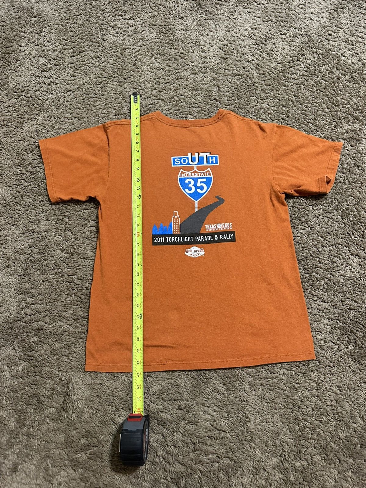 NCAA Vintage Texas Longhorns “red river” shirt 00s size medium Size US M / EU 48-50 / 2 - 9 Thumbnail