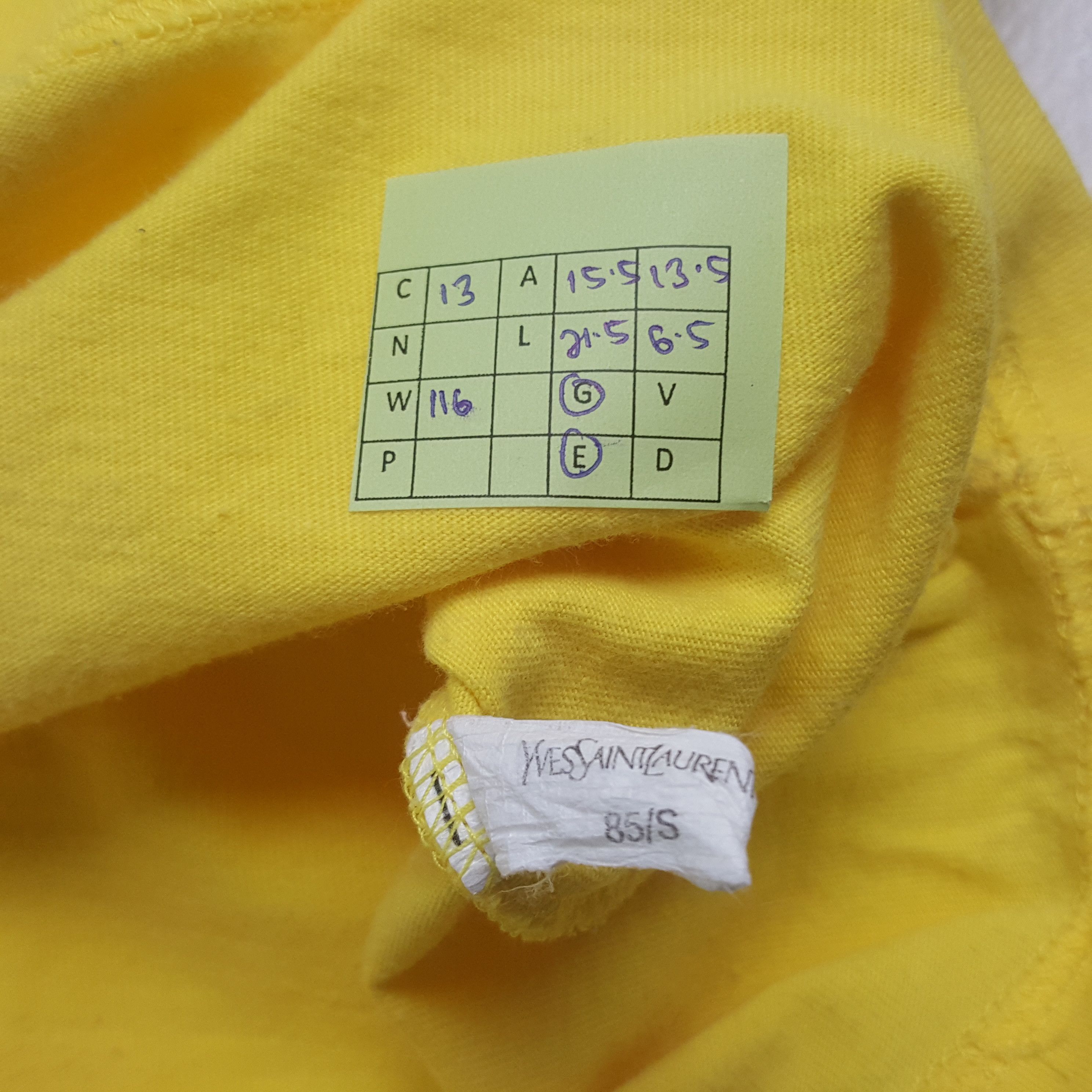Vintage Vintage Yves Saint Laurent Designer Brand Tshirt RR13 Size XS / US 0-2 / IT 36-38 - 5 Thumbnail