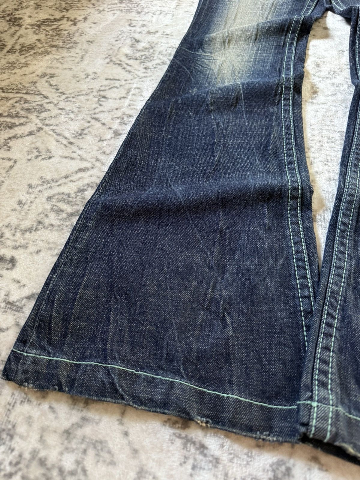 Fad Three × Japanese Brand × Le Grande Bleu (L.G.B.) Yoshitomo Lolita Muddy Wash Wrinkle Texture Flared Jeans Size US 28 / EU 44 - 9 Thumbnail