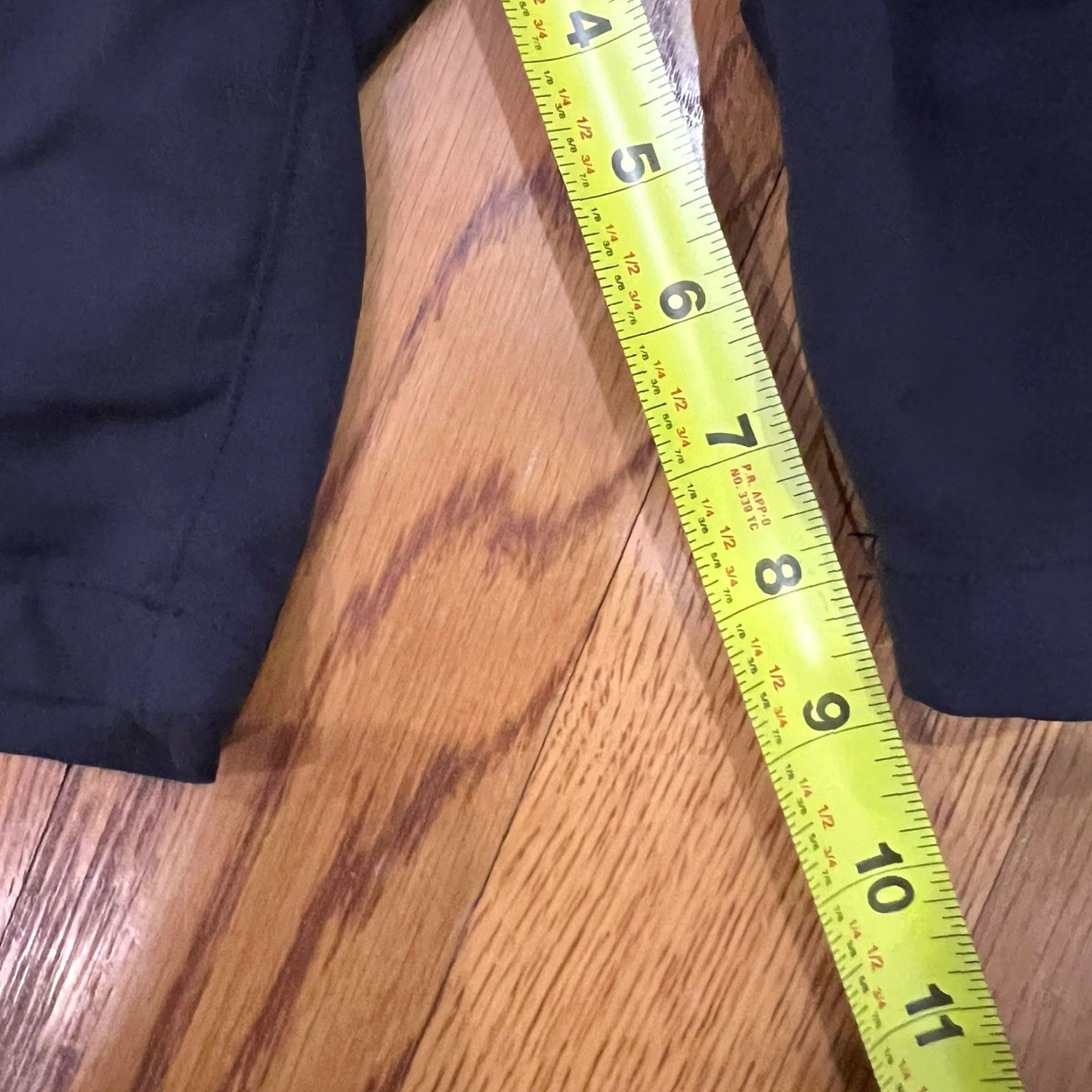 Under Armour Under Armour Mens Bermuda Shorts 32 Black Athletic Moisture Wicking 9 In Inseam 5-Pocket Casual Performance Bermuda Style Size US 32 / EU 48 - 6 Thumbnail