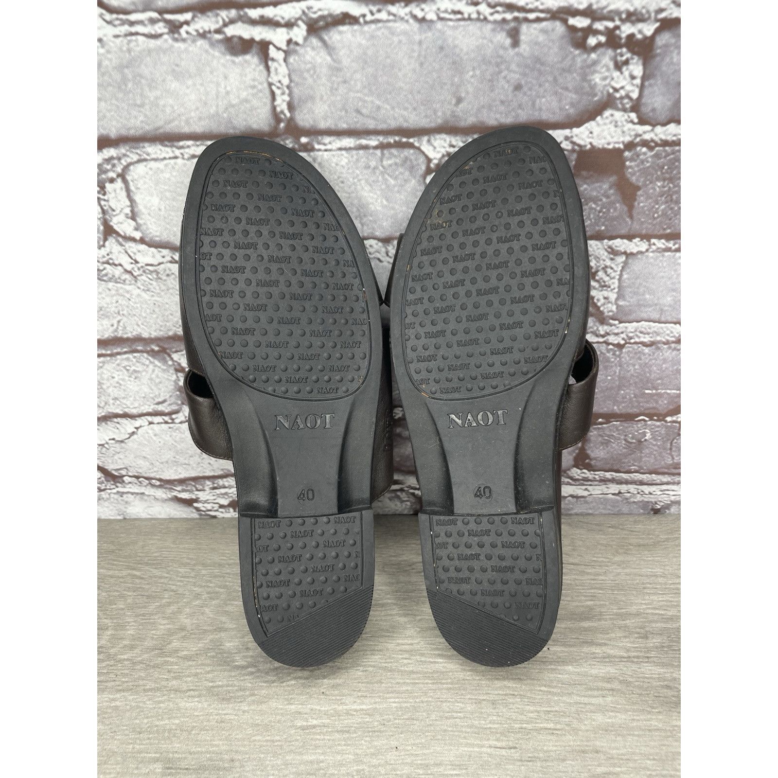 Other Naot Brown Leather Casual Low Heel Strap Slides Sandals Wome Size US 10 / IT 40 - 11 Thumbnail
