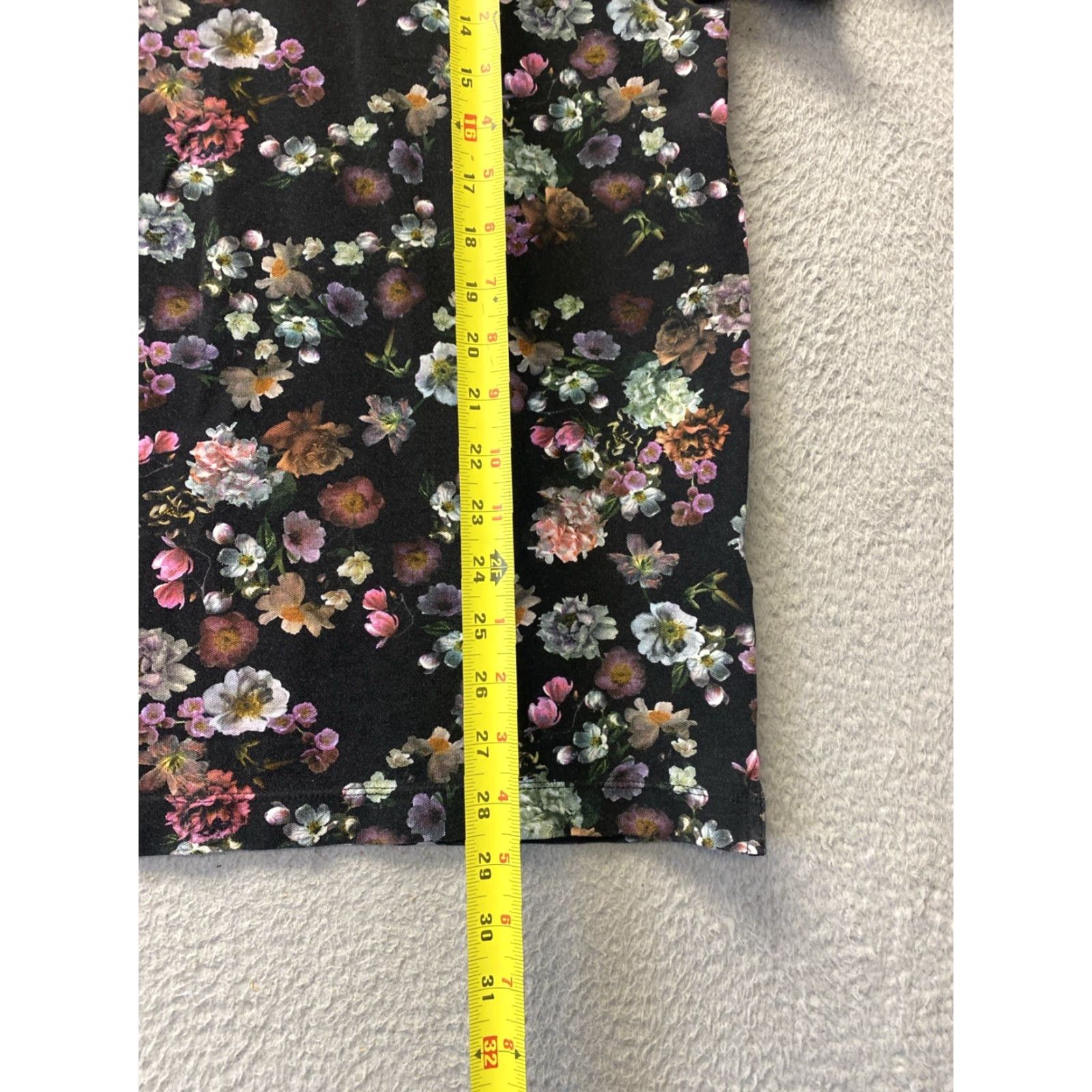 Banana Republic VINTAGE? No. Banana Republic Men Polo Shirt Short Sleeve Pique Flower Black Large Casual Polo Men's Large Black Flower Polo Shirt (Banana Republic) Size US L / EU 52-54 / 3 - 4 Thumbnail