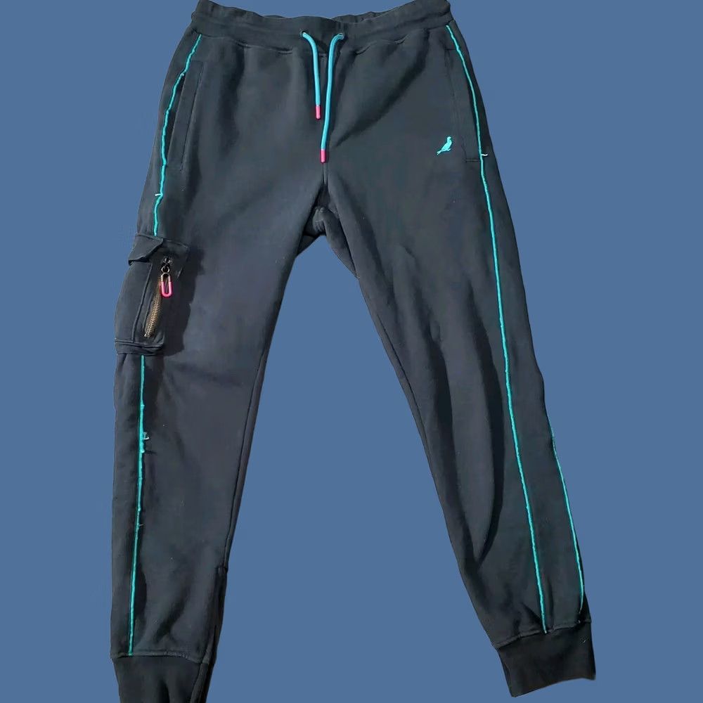 Vintage Staple Pigeon Joggers Sweatpants Mens Medium Black Embroidered Casual Activewear Pants Size US 31 - 1 Thumbnail