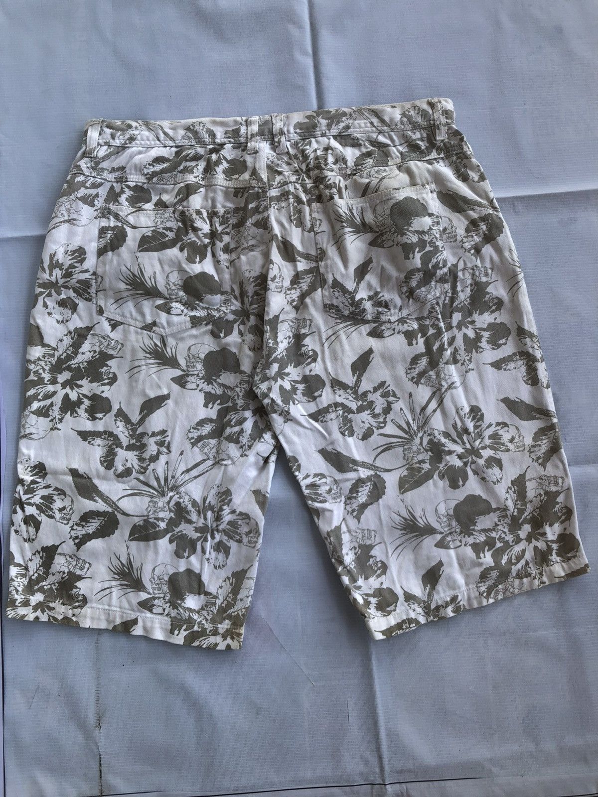 In The Attic In The Attic homme Skull Flower short pants Size US 39 - 6 Thumbnail