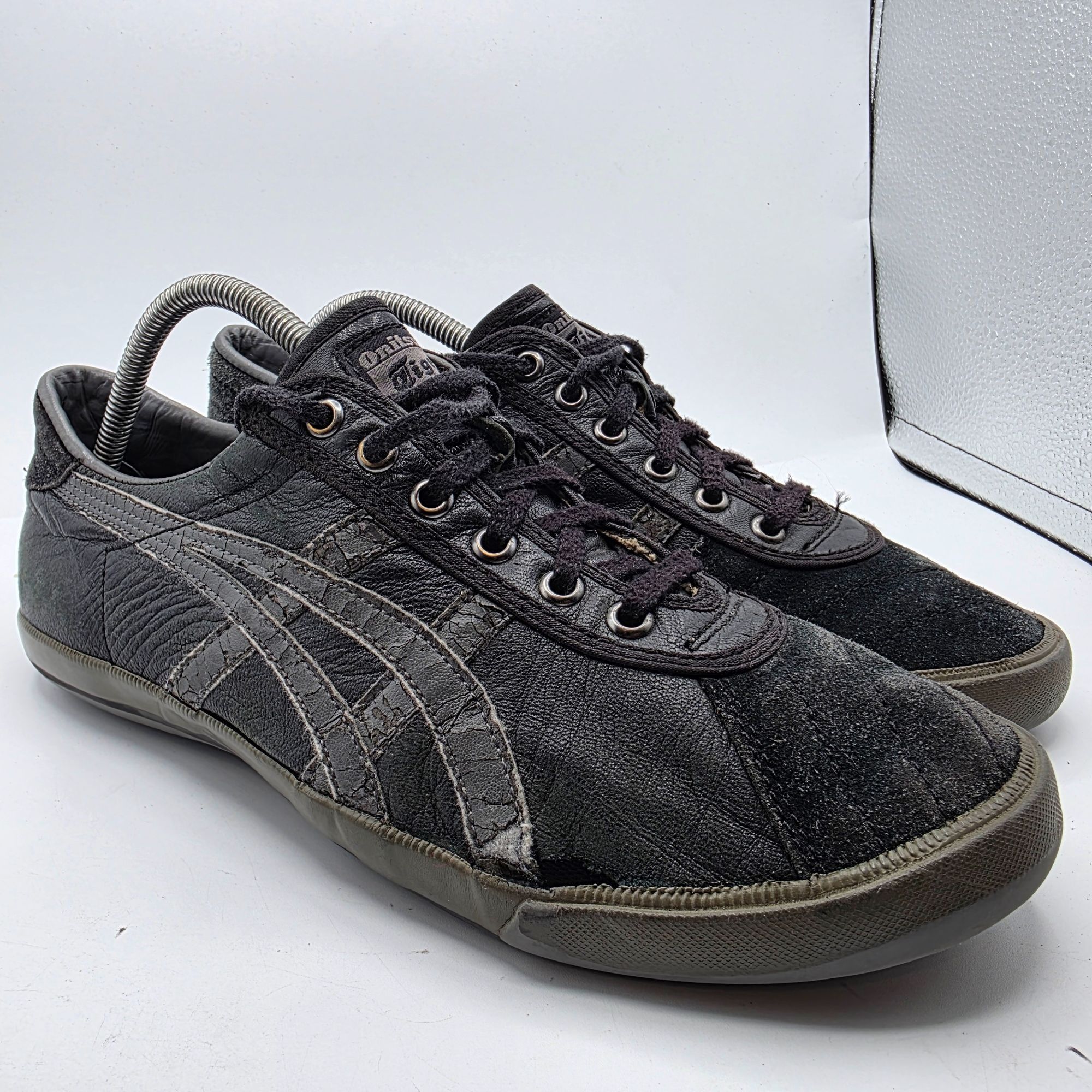 Onitsuka Tiger Onitsuka Tiger Rotation 77 Mens Size 10 Black Sneaker Shoes Size US 10 / EU 43 - 1 Thumbnail