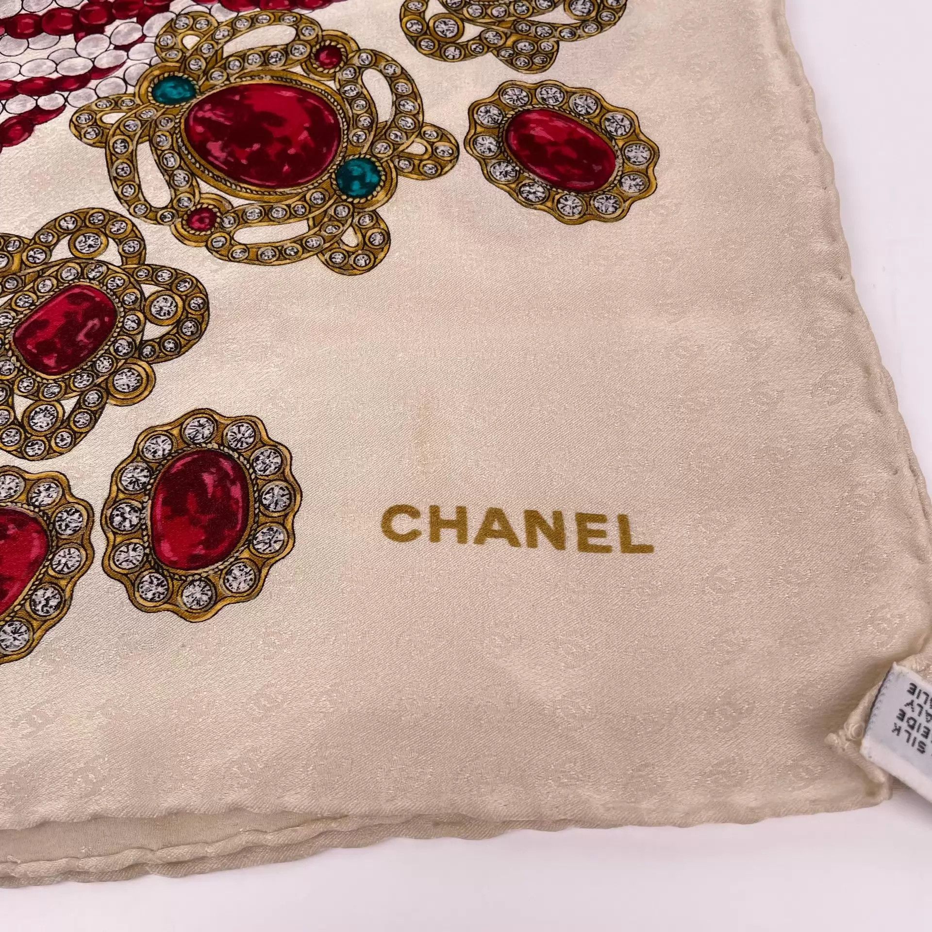 Chanel Chanel White Silk Scarf 85x85 Size ONE SIZE - 3 Thumbnail