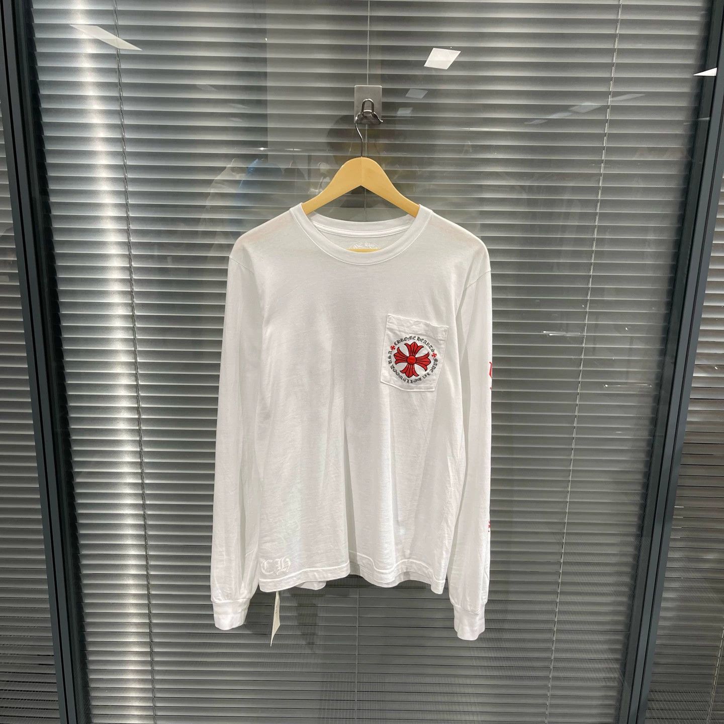 Chrome Hearts Chrome Hearts Red Sanskrit Cross Flower Print LS M (New) Size US M / EU 48-50 / 2 - 2 Thumbnail