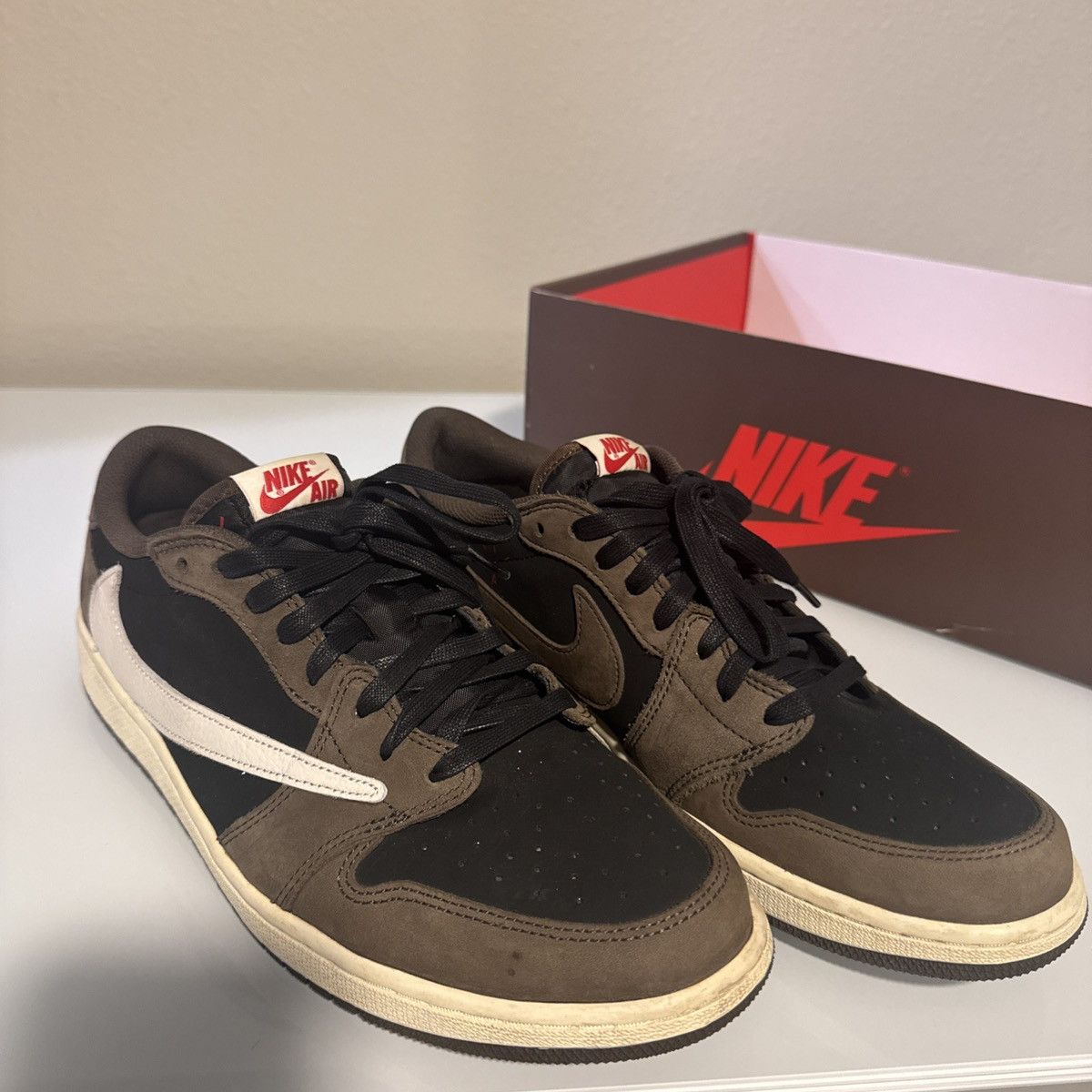 Nike × Travis Scott Nike Air Jordan 1 Low OG SP Travis Scott Mocha Size 12.5 Size US 12.5 / EU 45-46 - 12 Thumbnail
