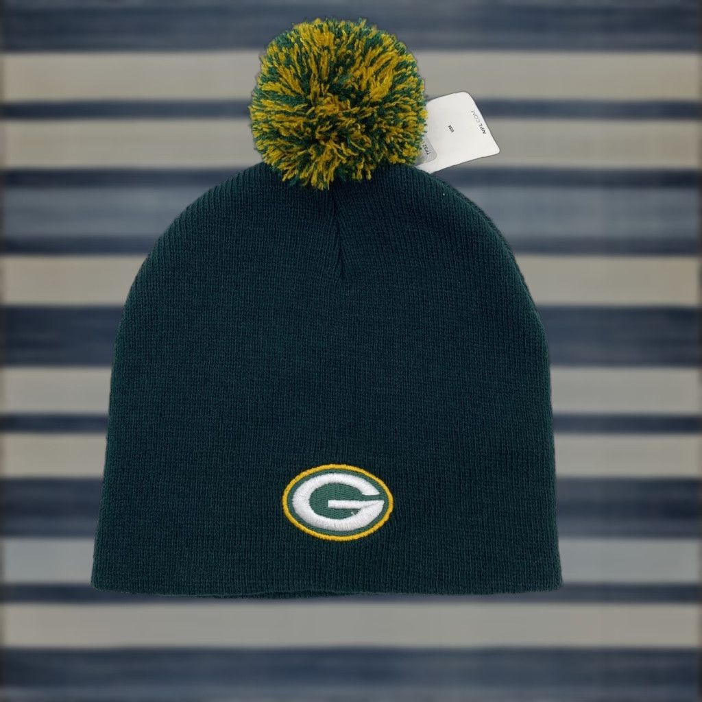 New Era VINTAGE New Era Green Bay Packers Beanie Pom Pom Uncuffed OSFA One Size Official Knit Cap Mens Beanie Green NFL Size ONE SIZE - 1 Thumbnail