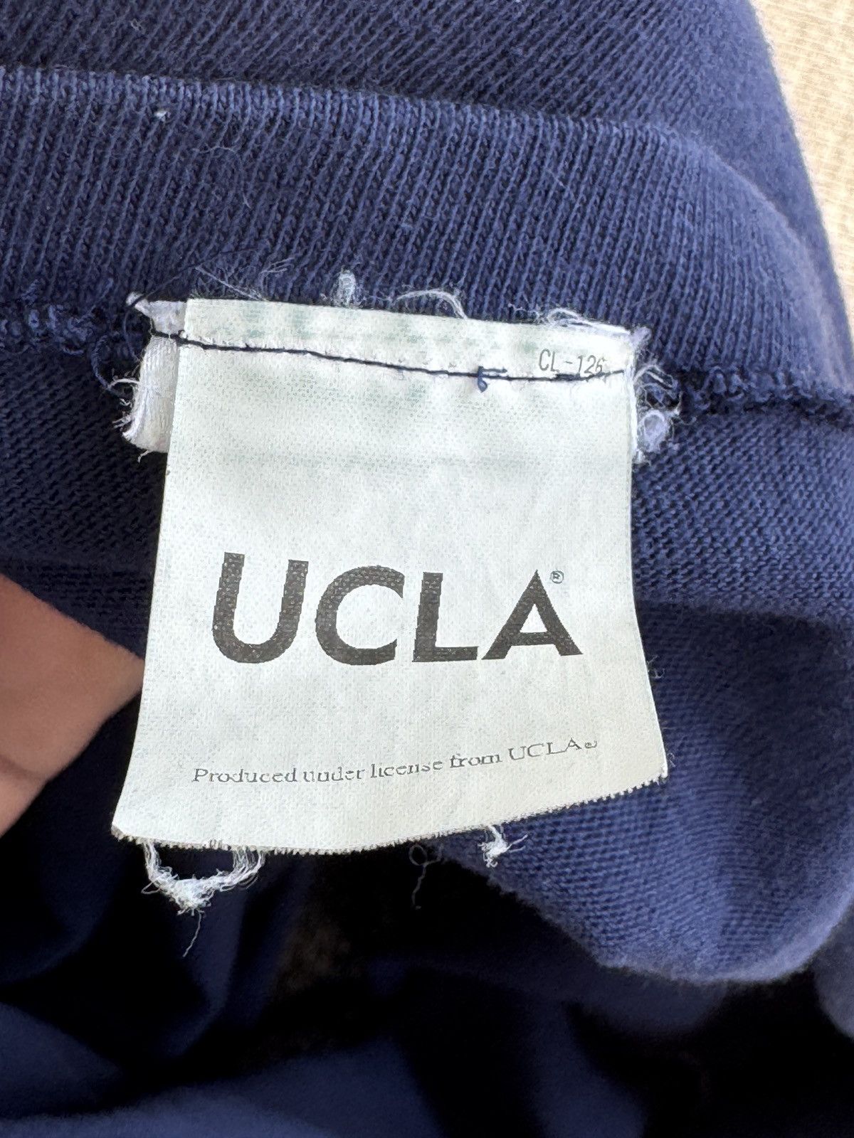 Champion Champion Japan UCLA 1/3 Sleeve Tee Size US L / EU 52-54 / 3 - 5 Thumbnail