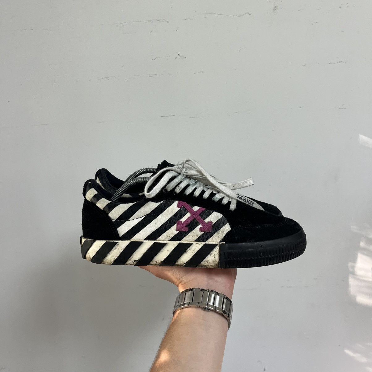 Off-White Off-white Vulcanized Shoes Size US 8 / EU 41 - 1 Thumbnail
