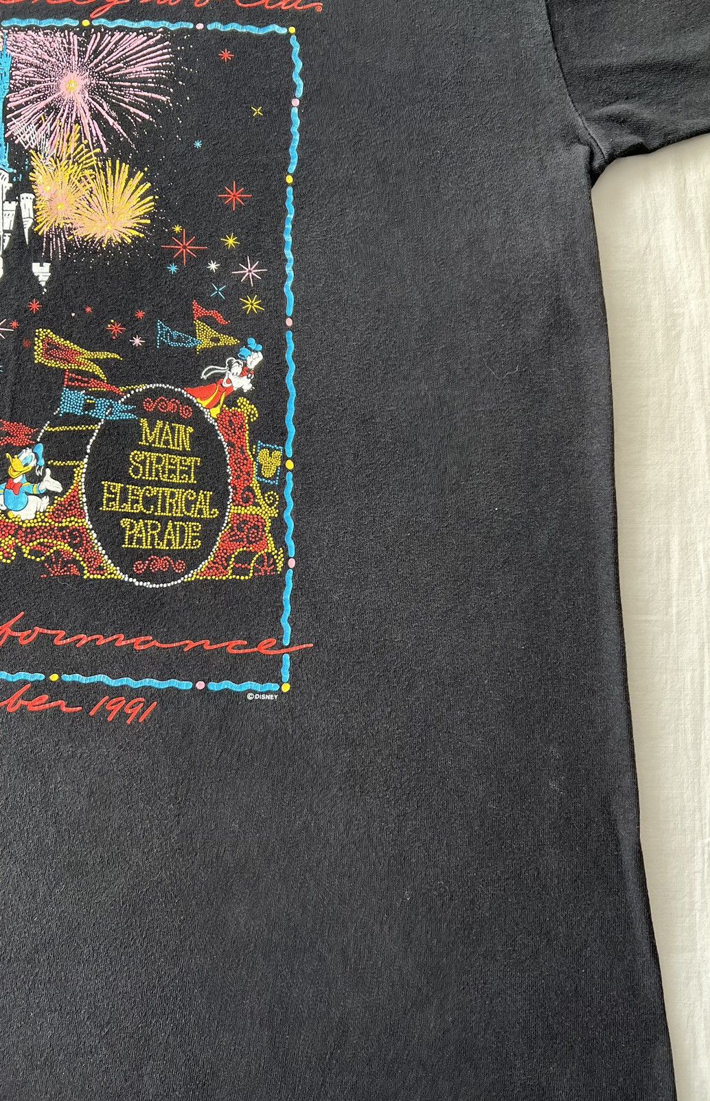Disney Vintage 1991 Disney The Main Street Electrical Parade Tshirt Size US XL / EU 56 / 4 - 8 Thumbnail
