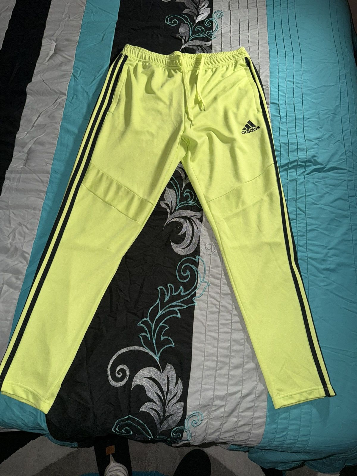 Adidas Adidas Warm Up Pants Worn Once Size US 32 / EU 48 - 1 Thumbnail