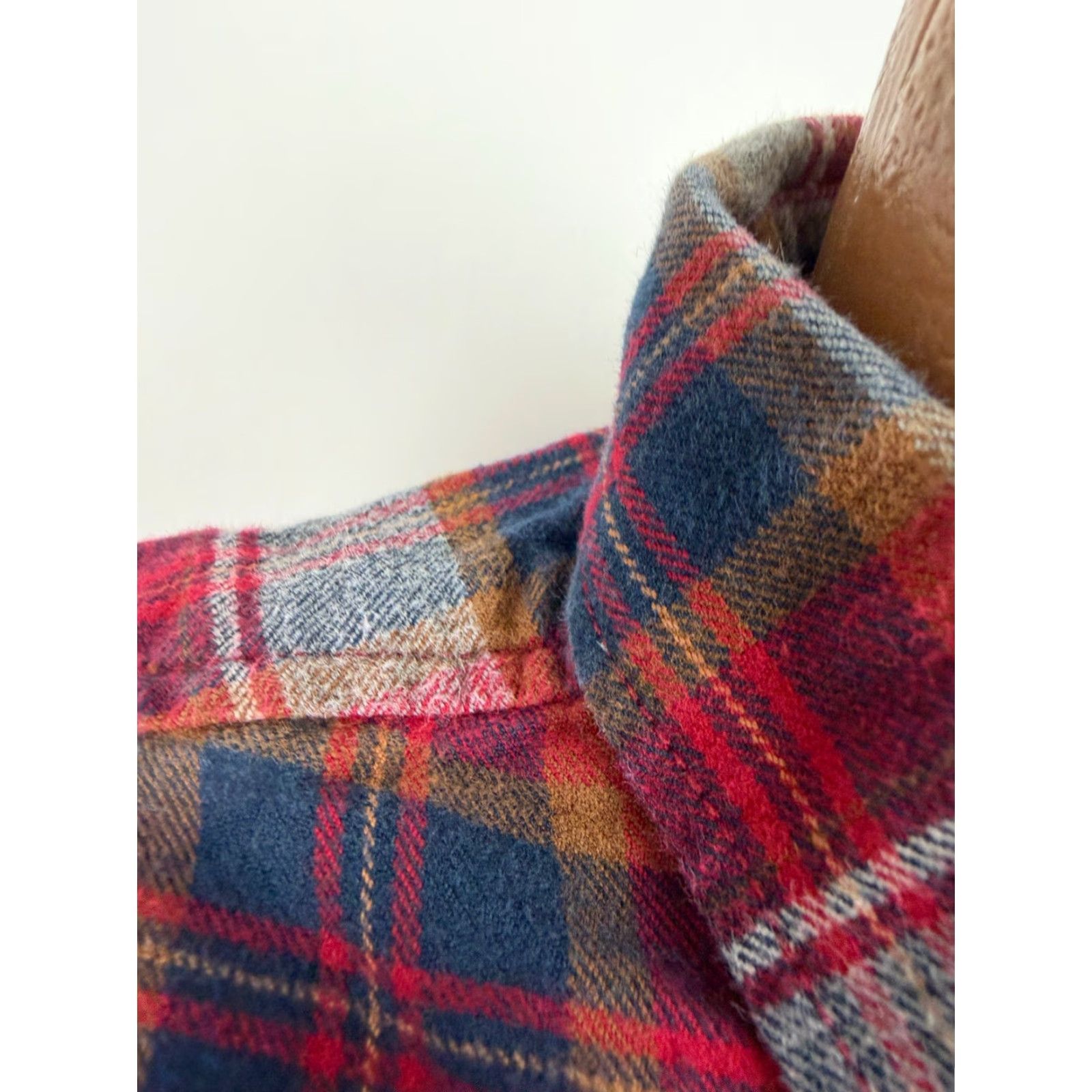 Eddie Bauer Eddie Bauer Flannel Shirt Men Medium Gray Red Navy Plaid Heavy Cotton Relaxed Button-Up" Size US M / EU 48-50 / 2 - 5 Thumbnail