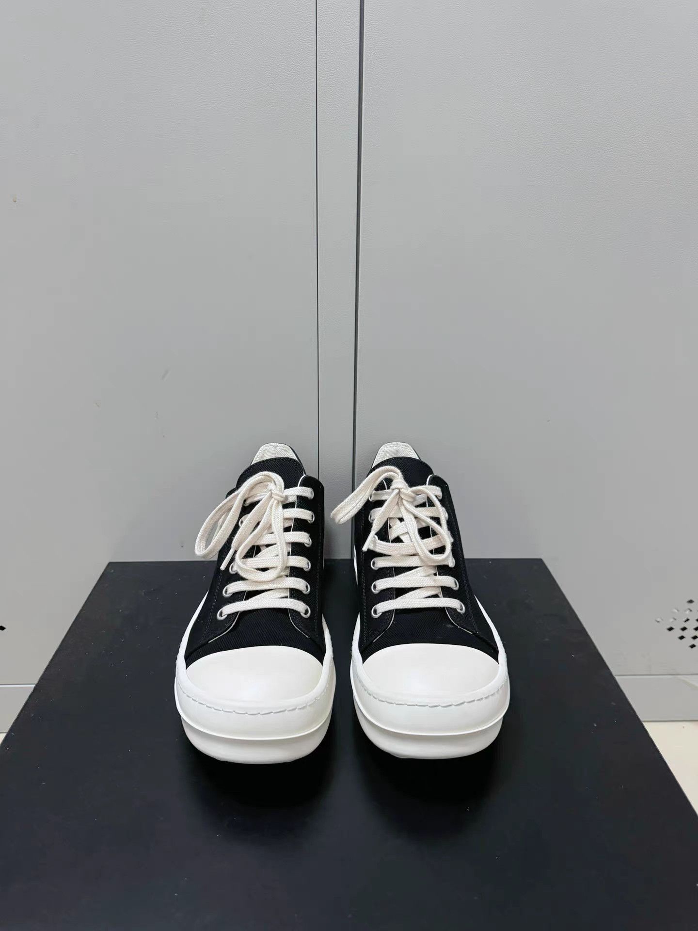 Rick Owens Drkshdw Rick Owens Drkshdw low-top Converse sneakers Size US 6 / EU 39 - 2 Thumbnail