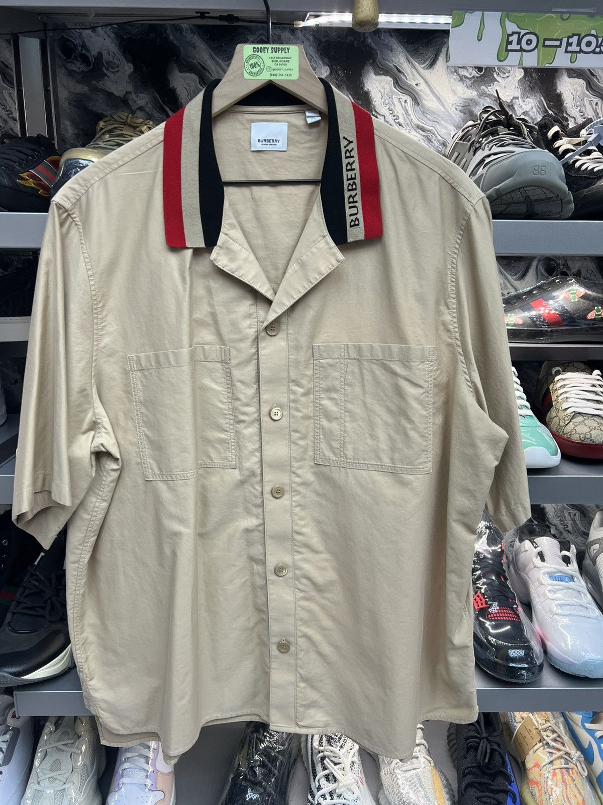 Burberry Burberry Beige Polo Short Sleeve Size US XL / EU 56 / 4 - 1 Thumbnail