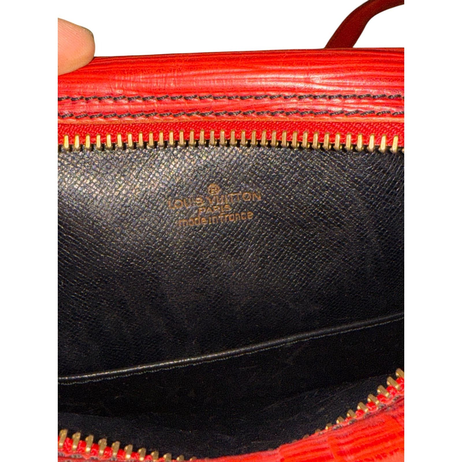 Louis Vuitton LV Epi Danube Red Bag Size ONE SIZE - 3 Thumbnail