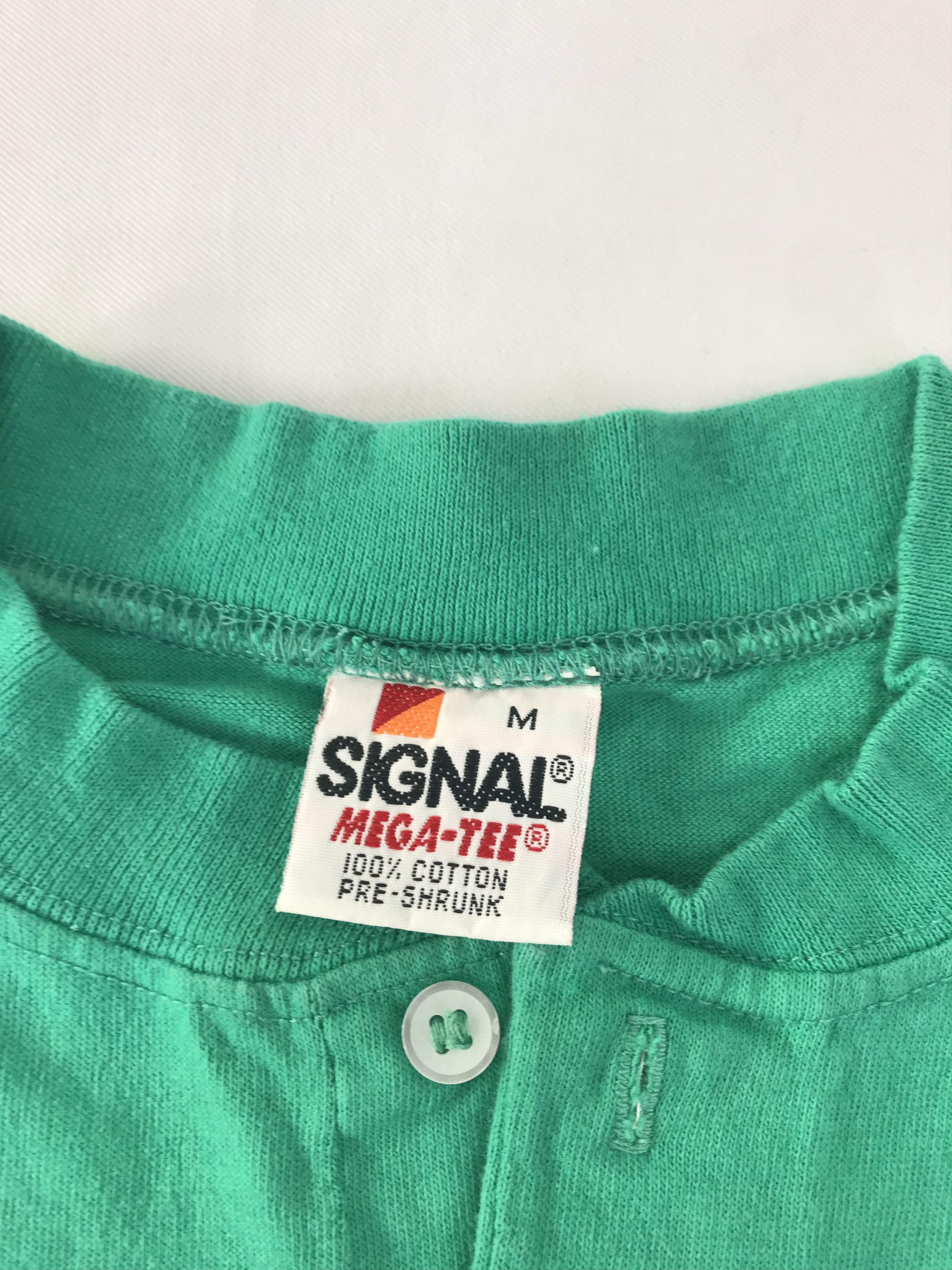 Vintage 90s Las Vegas Ocean Sent Soul Henley Neck Big Graphic Screen Size US L / EU 52-54 / 3 - 7 Thumbnail